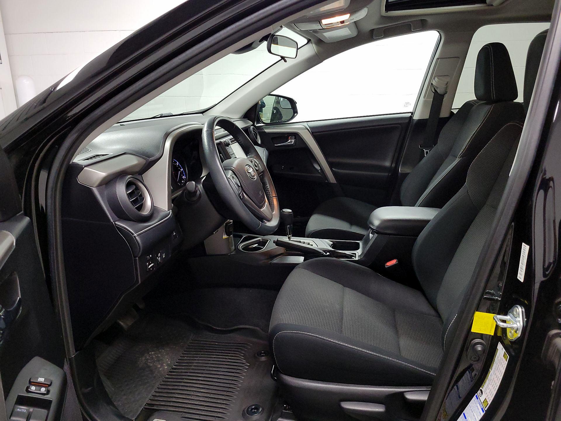 Thumbnail: 2017 Toyota RAV4 - 9