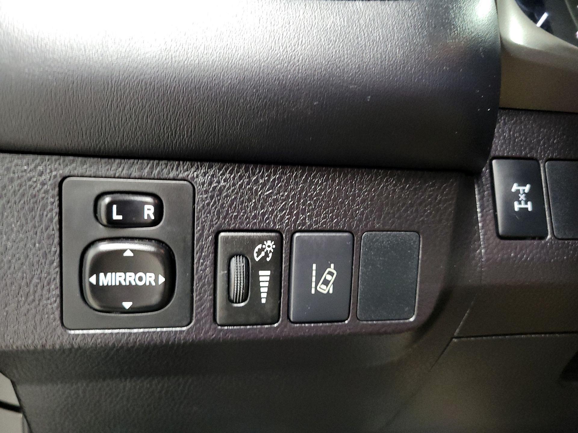 Thumbnail: 2017 Toyota RAV4 - 11