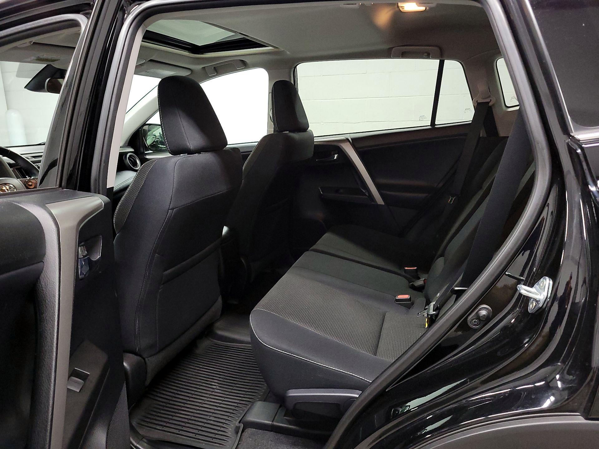 Thumbnail: 2017 Toyota RAV4 - 18