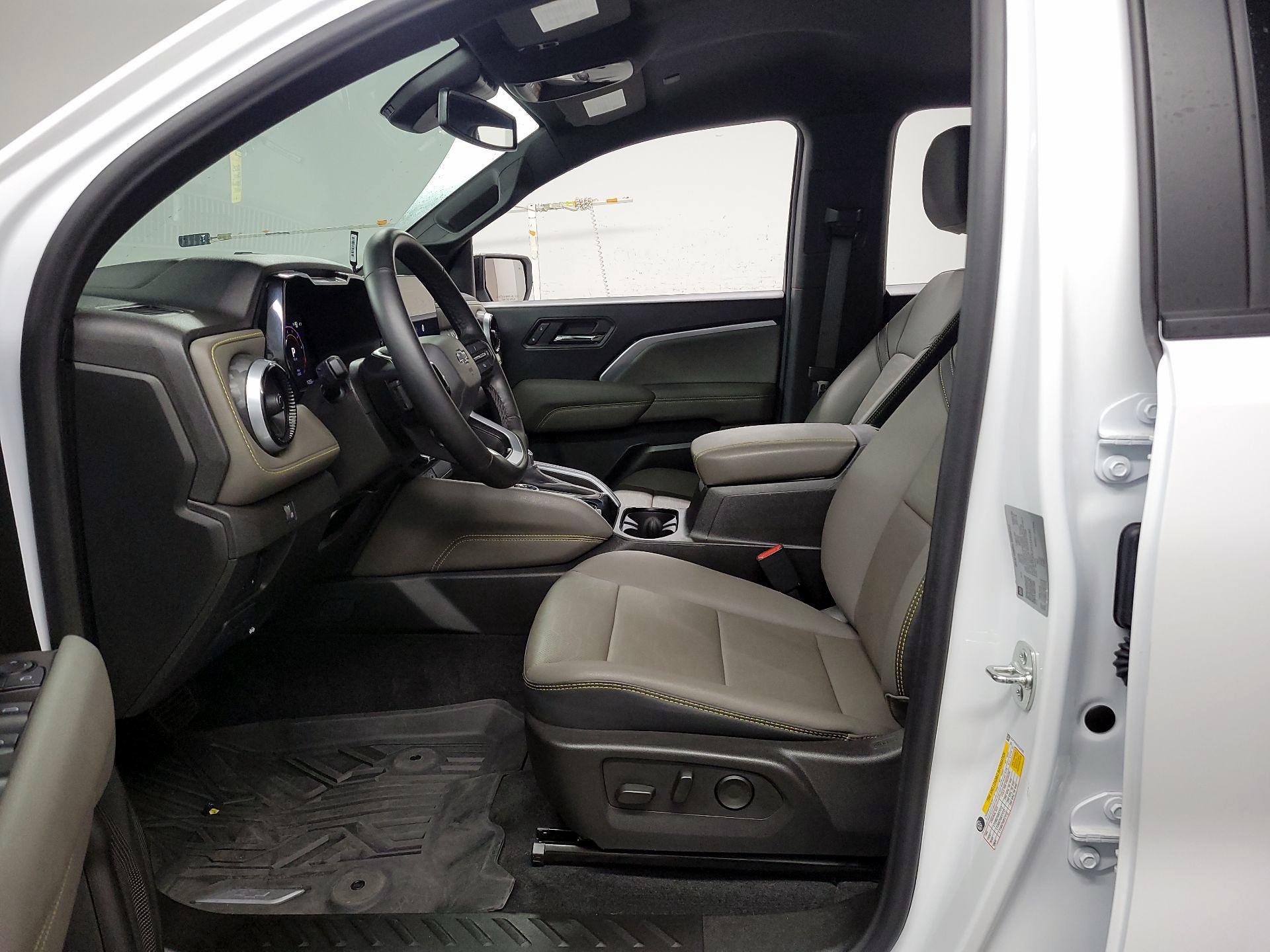 Thumbnail: 2025 Chevrolet Colorado - 9