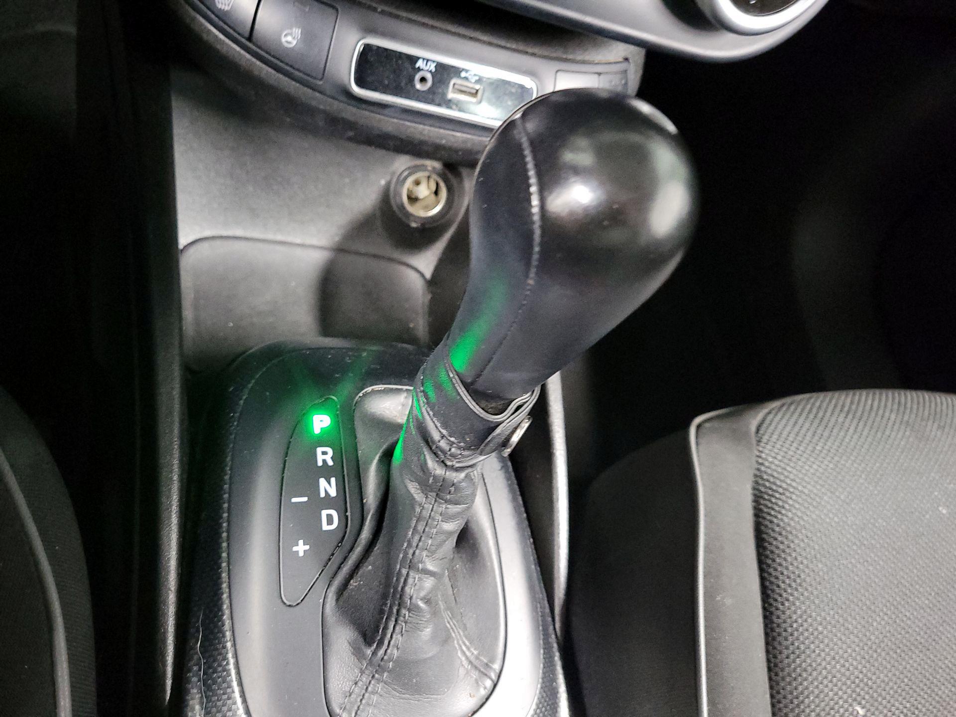 Thumbnail: 2016 Fiat 500X - 16