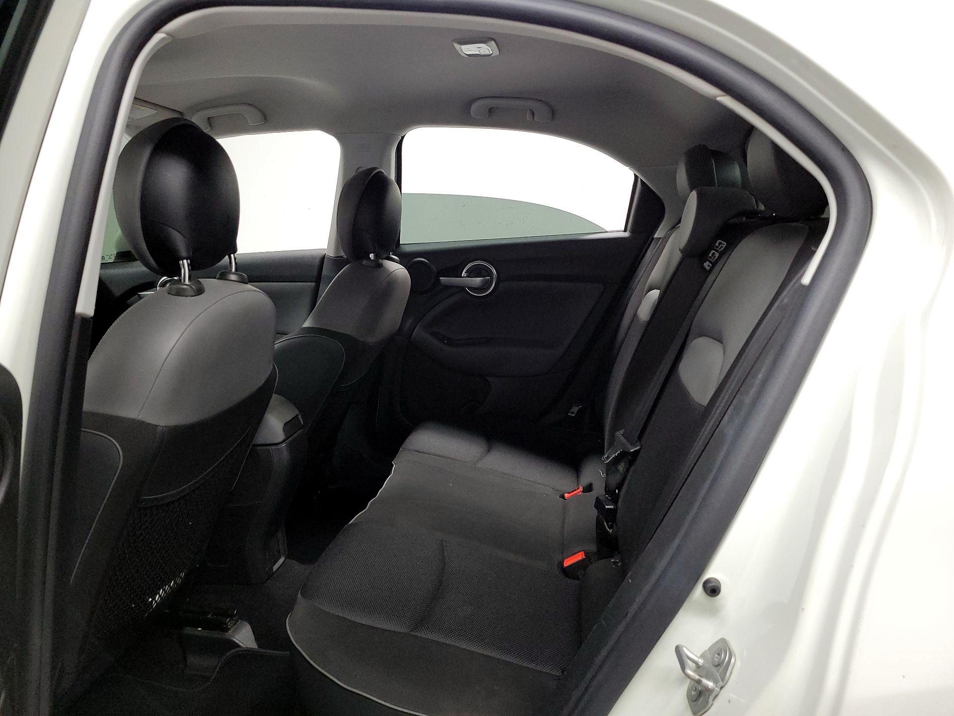 Thumbnail: 2016 Fiat 500X - 17