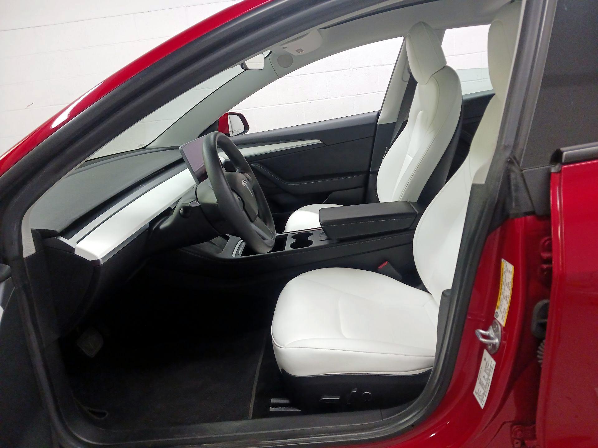 Thumbnail: 2021 Tesla Model 3 - 11