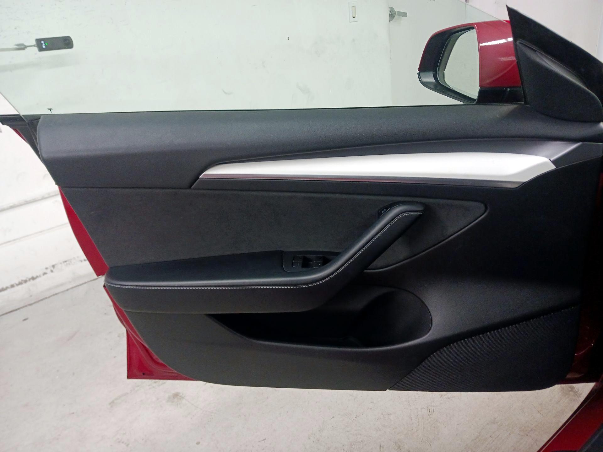 Thumbnail: 2021 Tesla Model 3 - 12