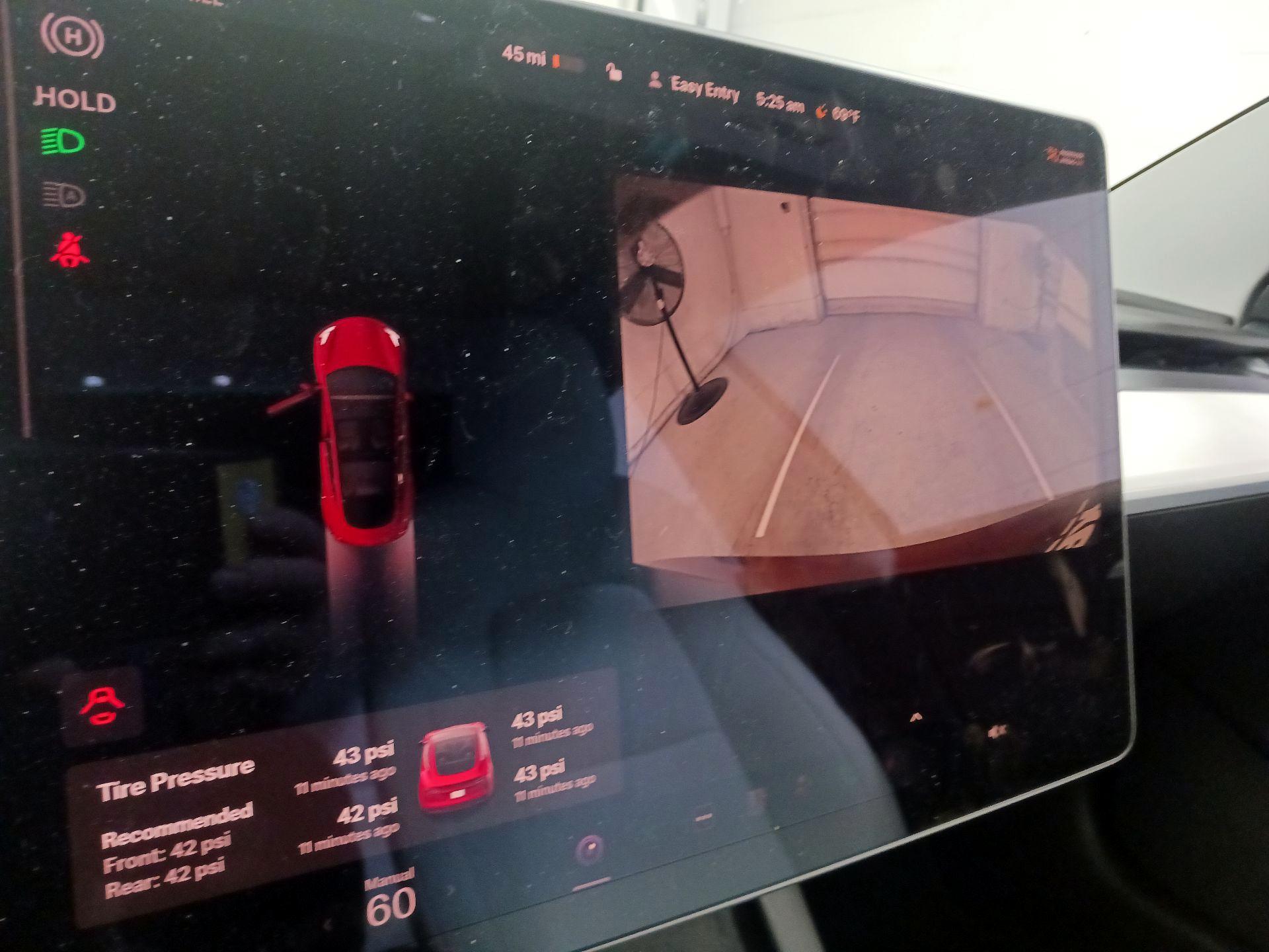 Thumbnail: 2021 Tesla Model 3 - 14