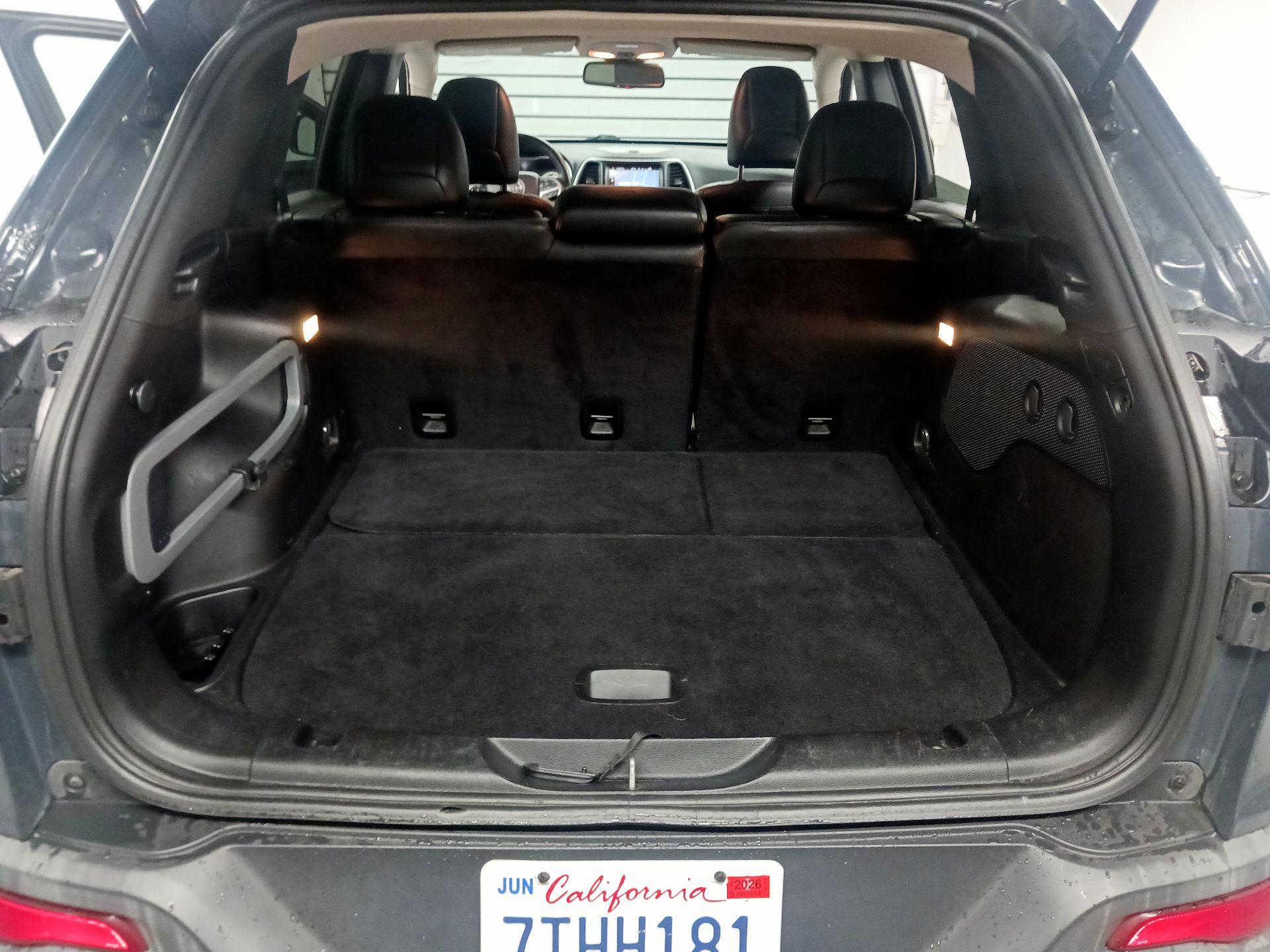 Thumbnail: 2016 Jeep Cherokee - 19