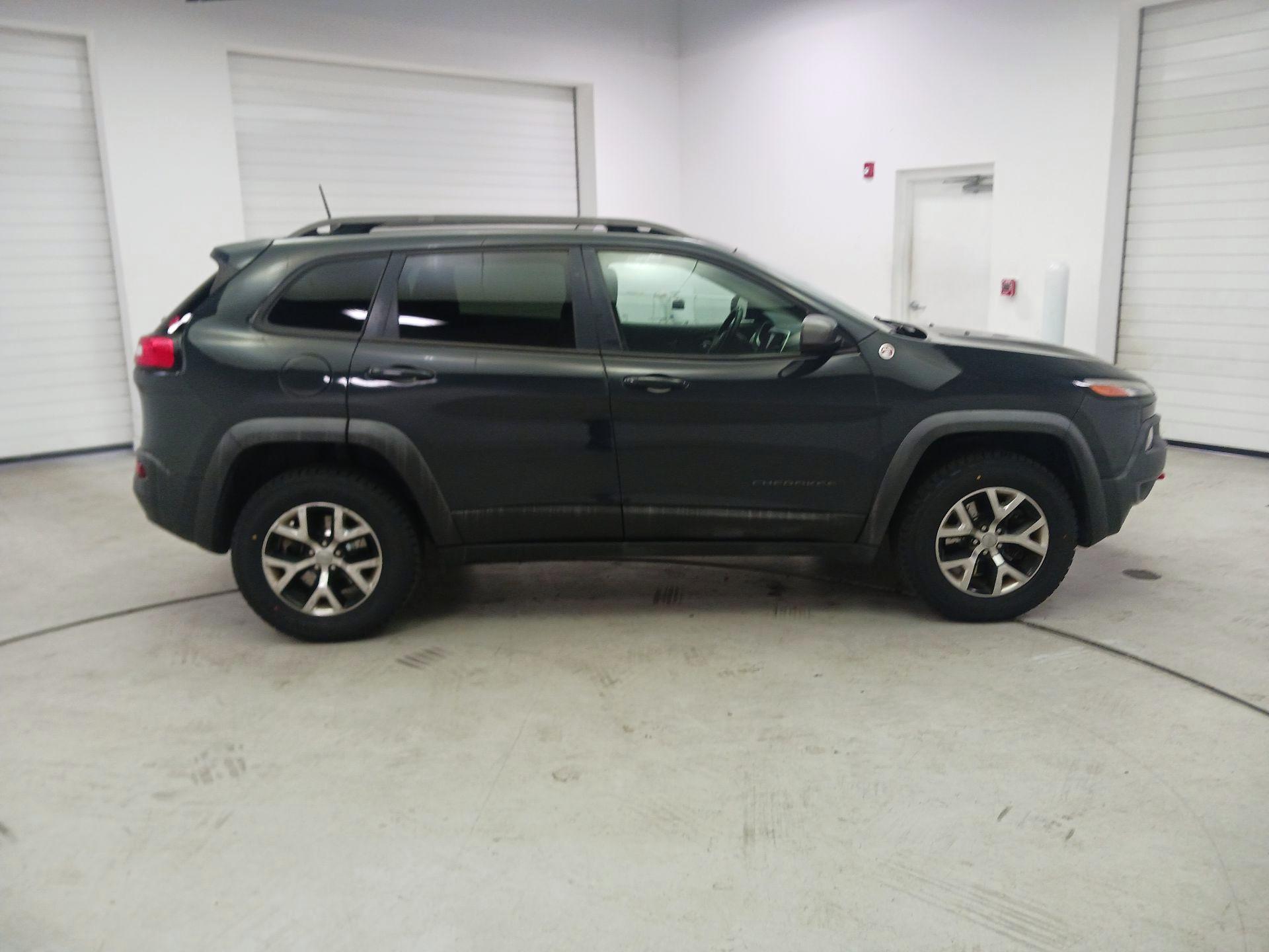 Thumbnail: 2016 Jeep Cherokee - 4