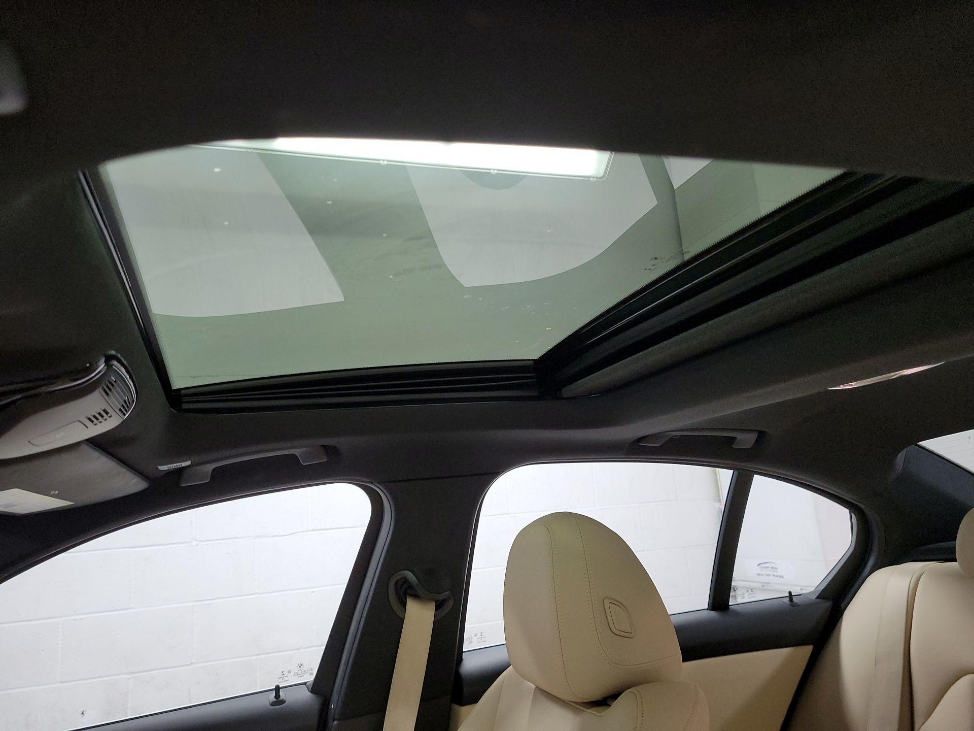 Thumbnail: 2020 BMW 3 Series - 18