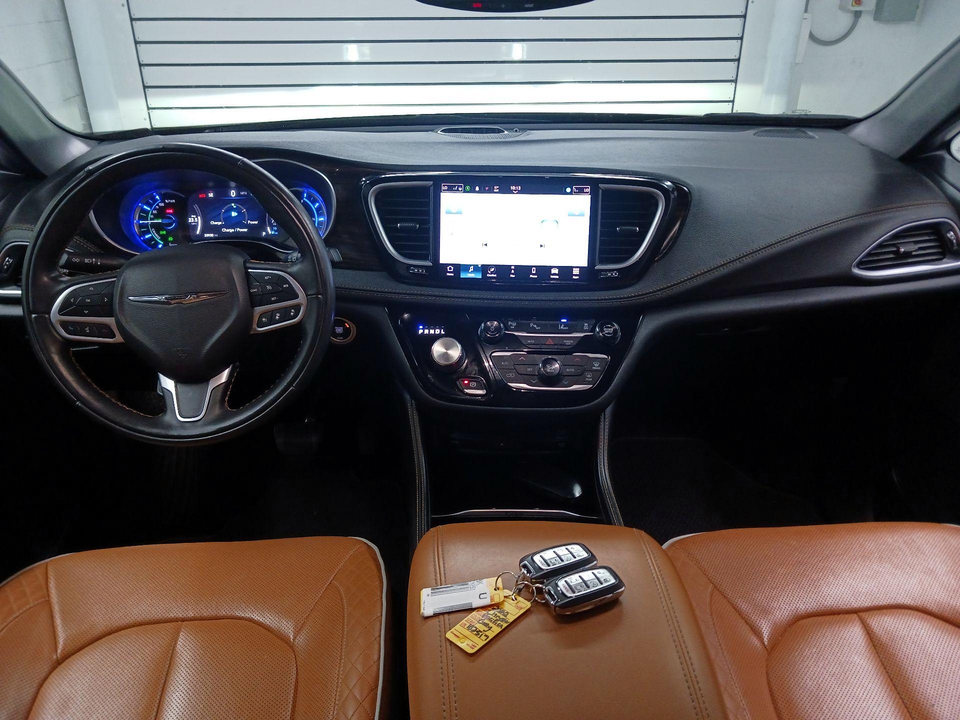 Thumbnail: 2022 Chrysler Pacifica - 9