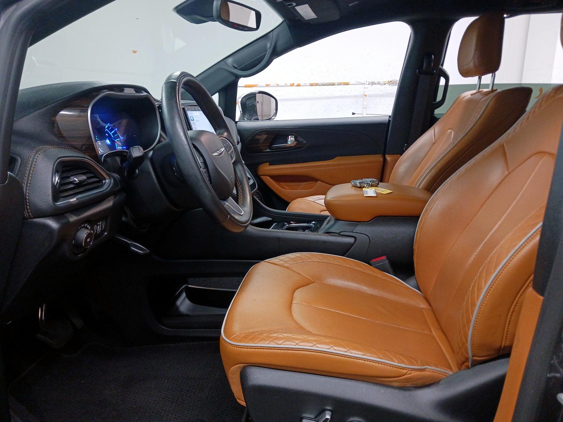 Thumbnail: 2022 Chrysler Pacifica - 11