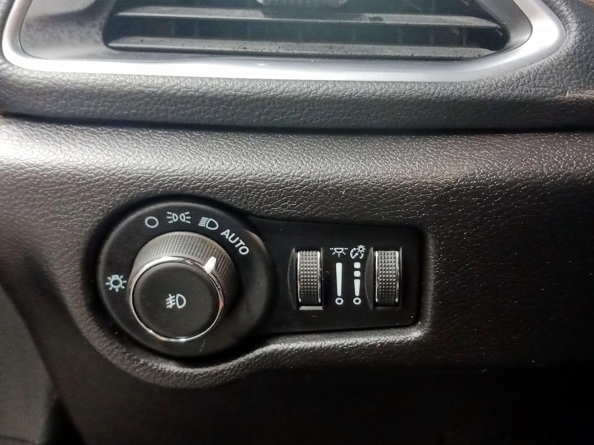 Thumbnail: 2022 Chrysler Pacifica - 13