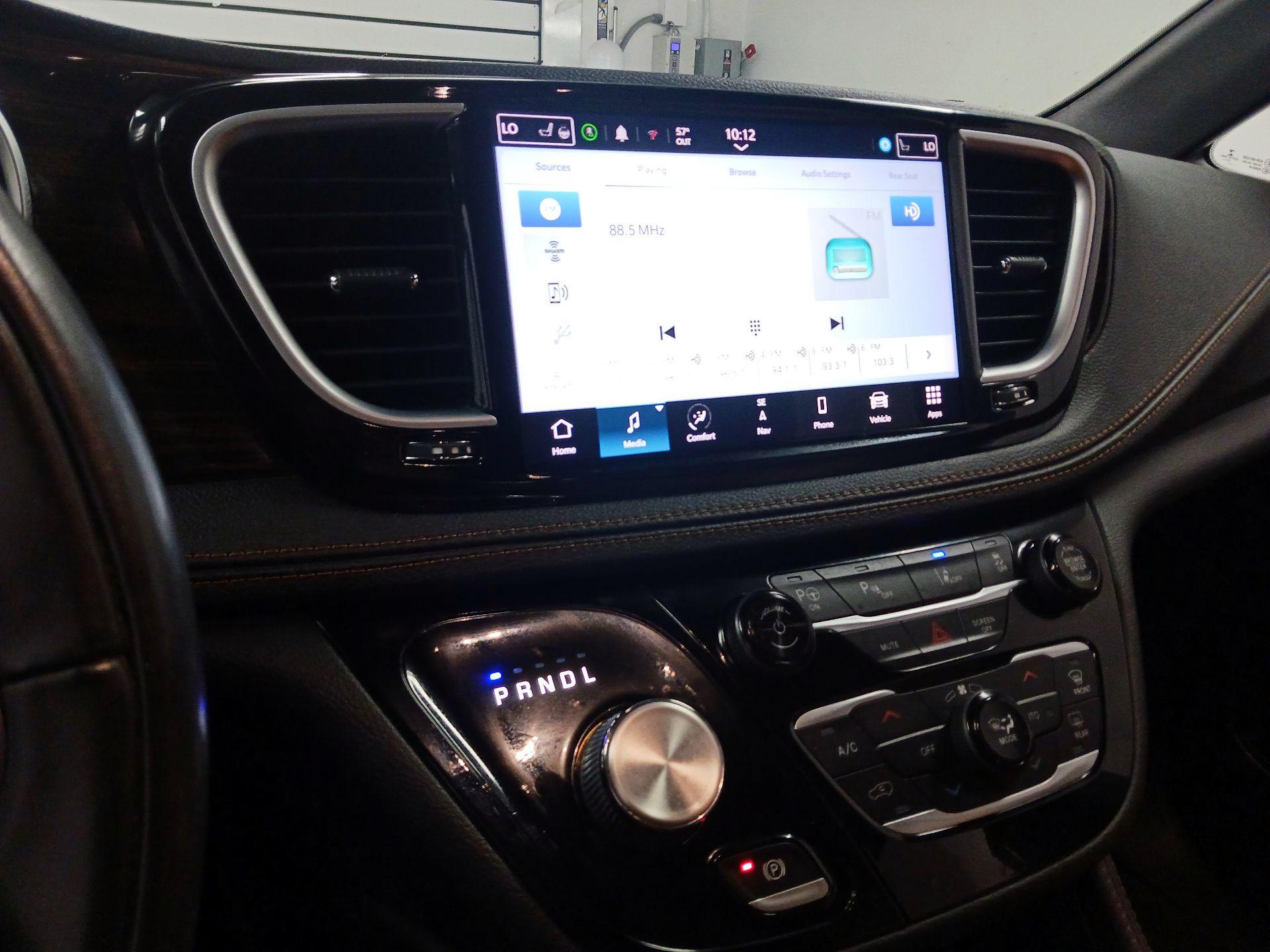 Thumbnail: 2022 Chrysler Pacifica - 15