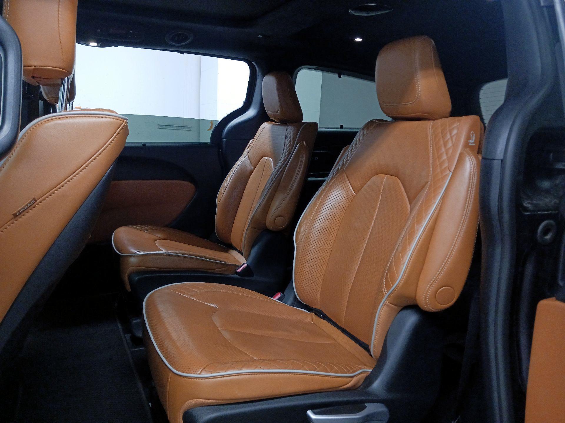 Thumbnail: 2022 Chrysler Pacifica - 19