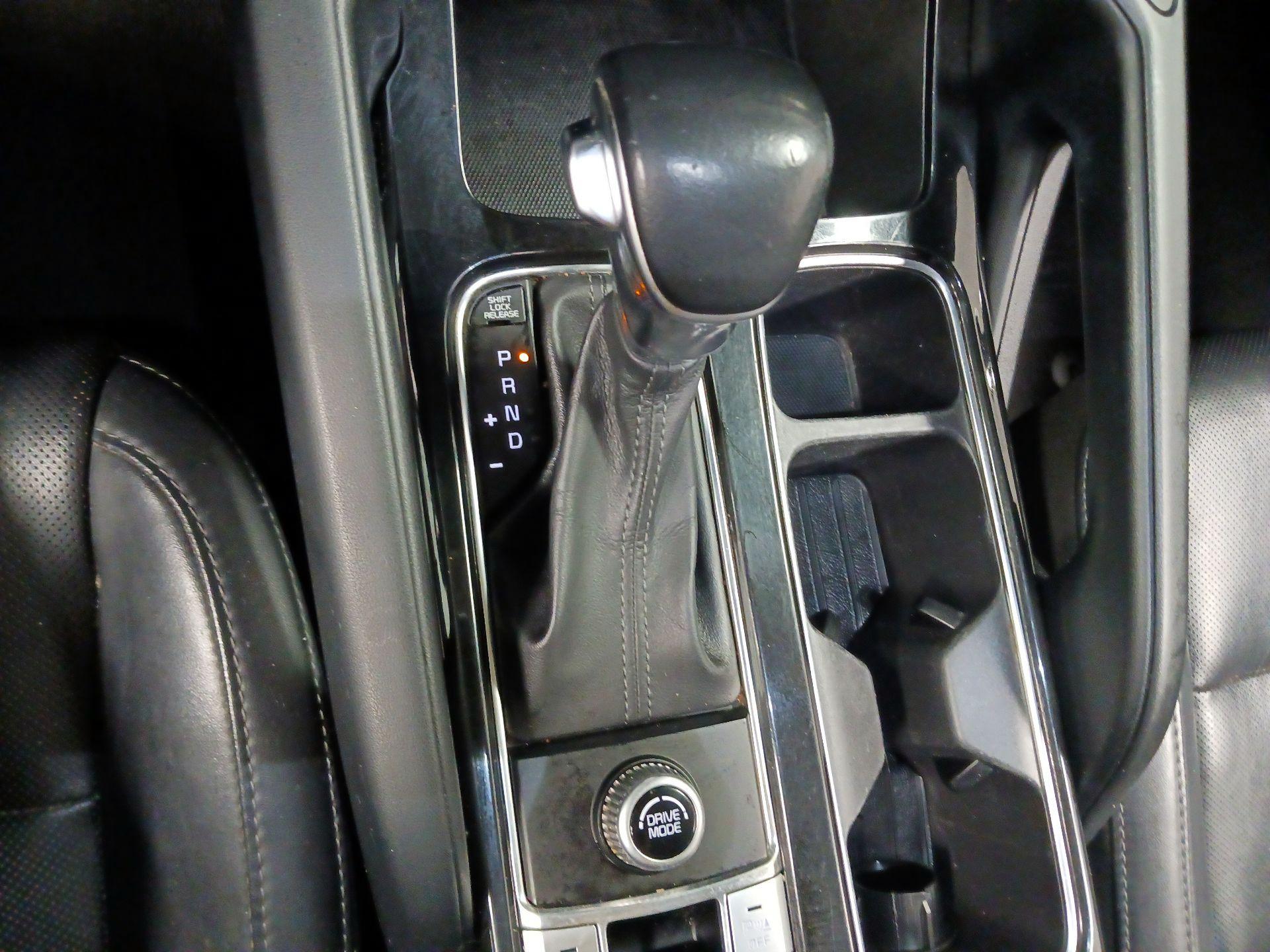 Thumbnail: 2020 Kia Telluride - 17