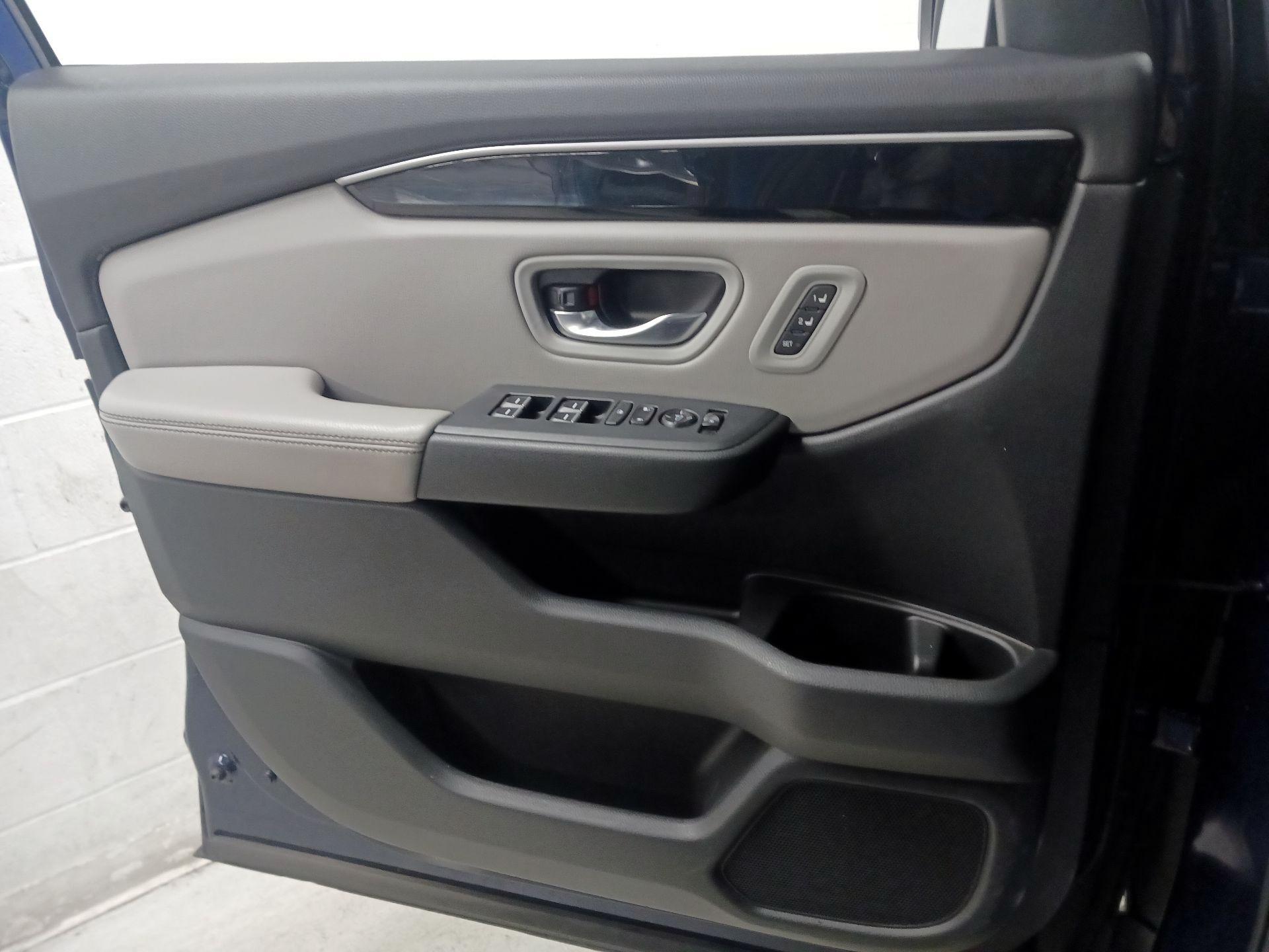 Thumbnail: 2023 Honda Pilot - 10