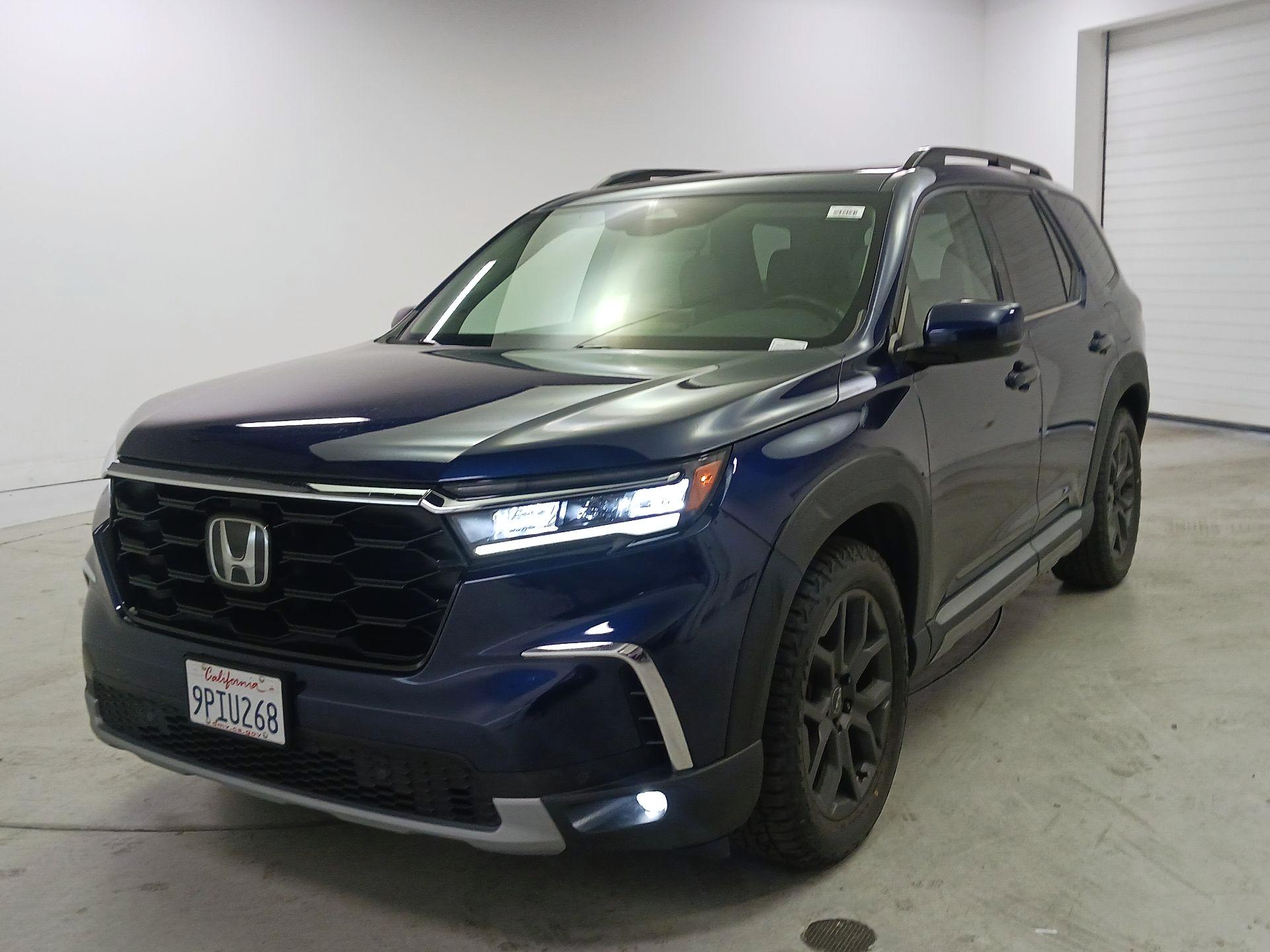 Thumbnail: 2023 Honda Pilot - 3