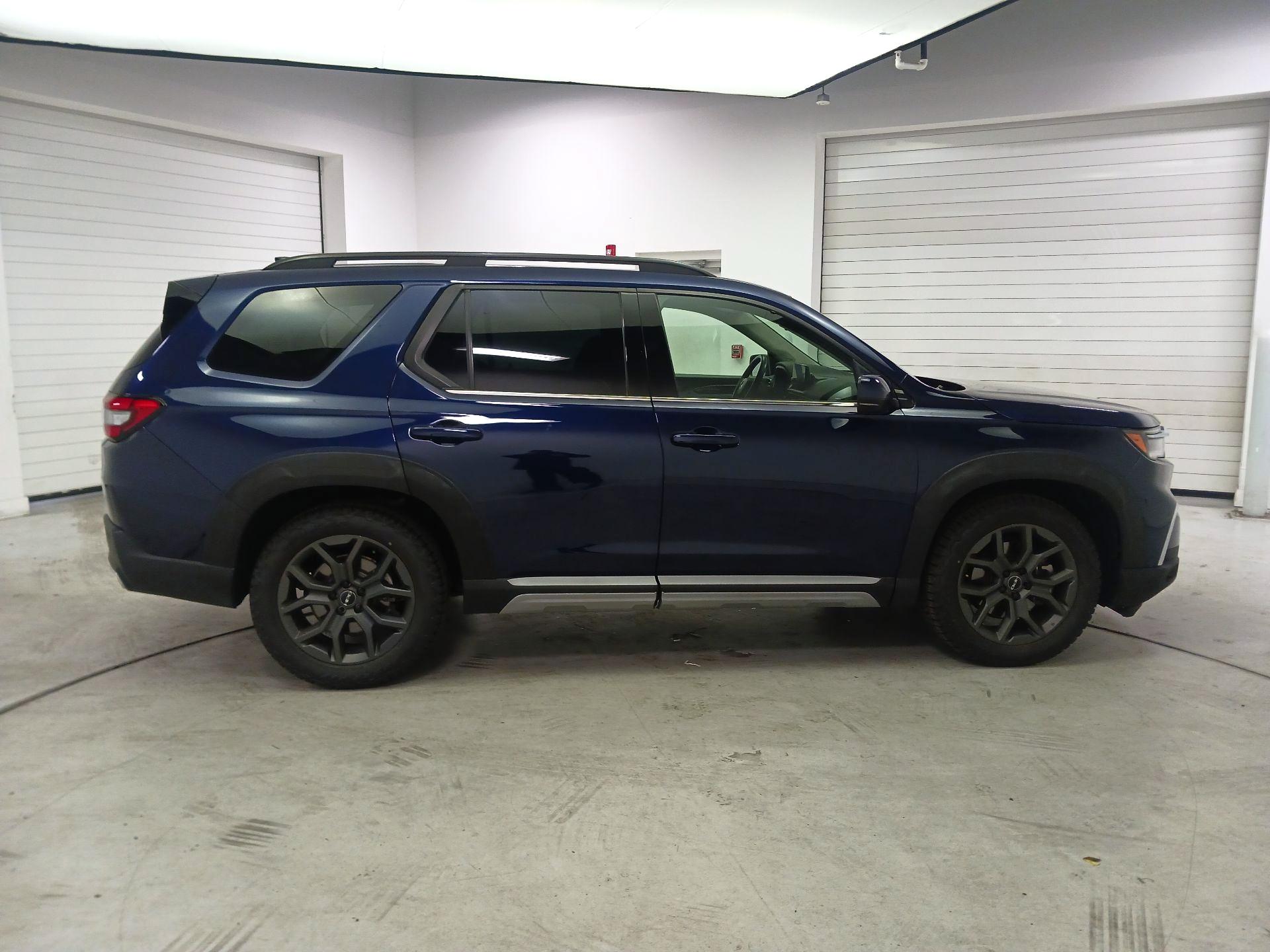 Thumbnail: 2023 Honda Pilot - 4