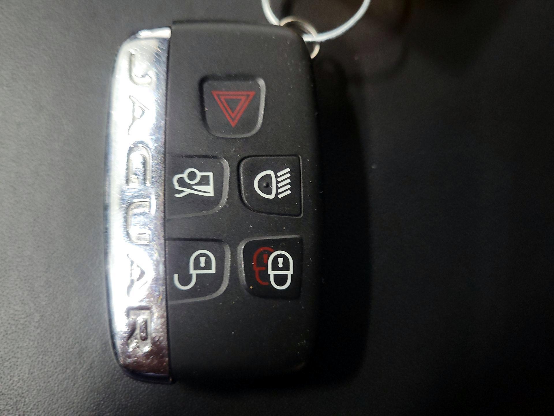 Thumbnail: 2017 Jaguar F-Type - 18