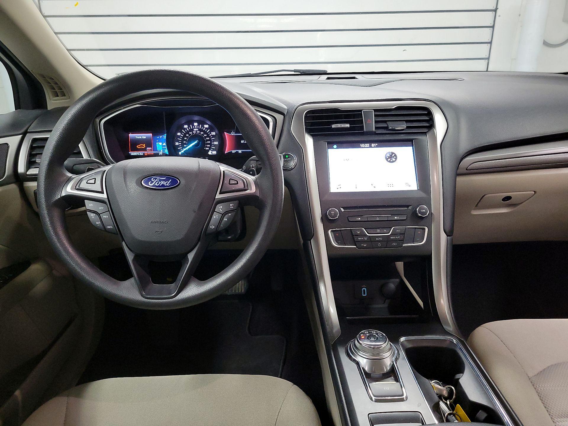 Thumbnail: 2017 Ford Fusion - 9