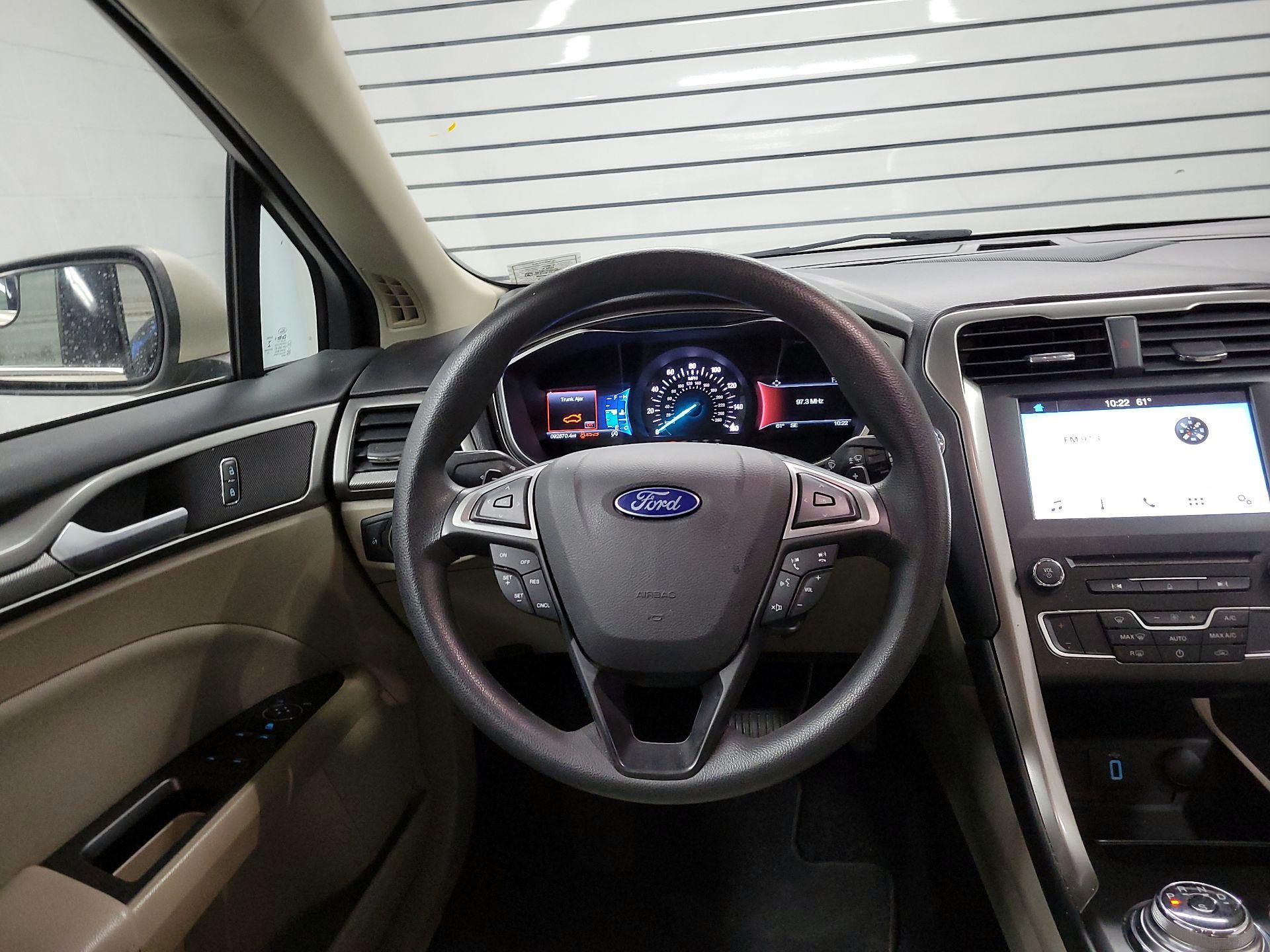 Thumbnail: 2017 Ford Fusion - 10