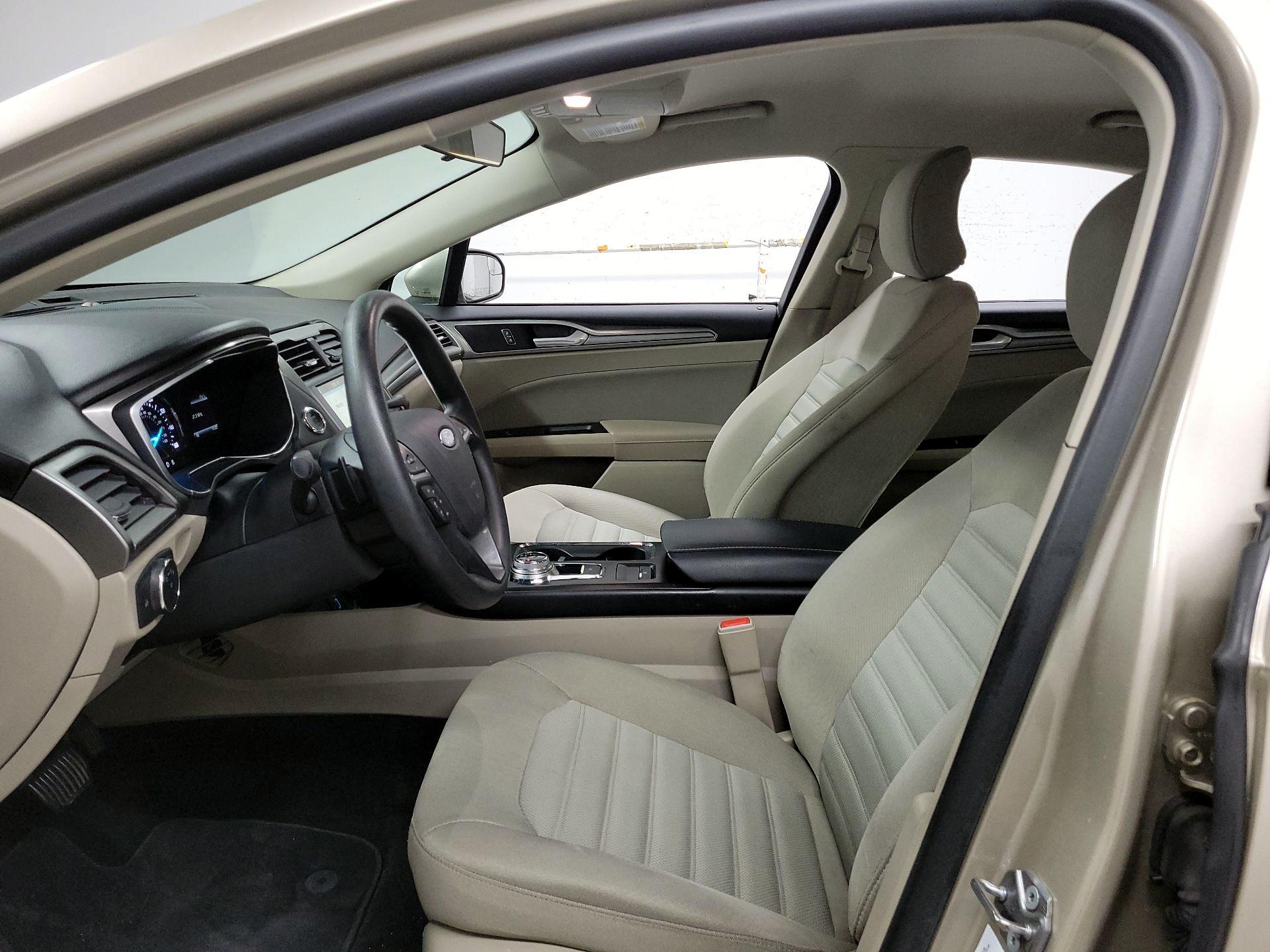 Thumbnail: 2017 Ford Fusion - 11