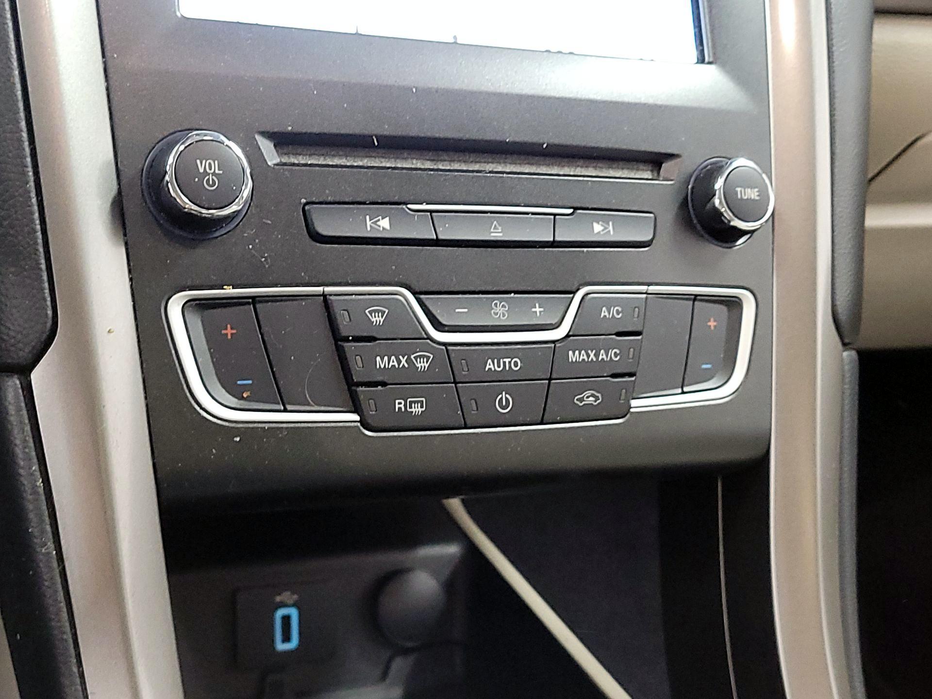 Thumbnail: 2017 Ford Fusion - 15