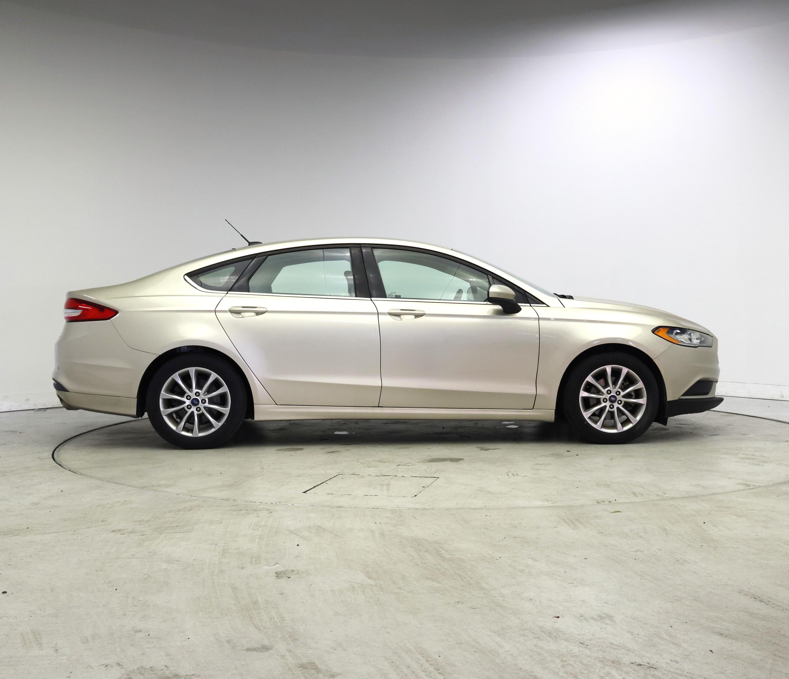 Thumbnail: 2017 Ford Fusion - 7