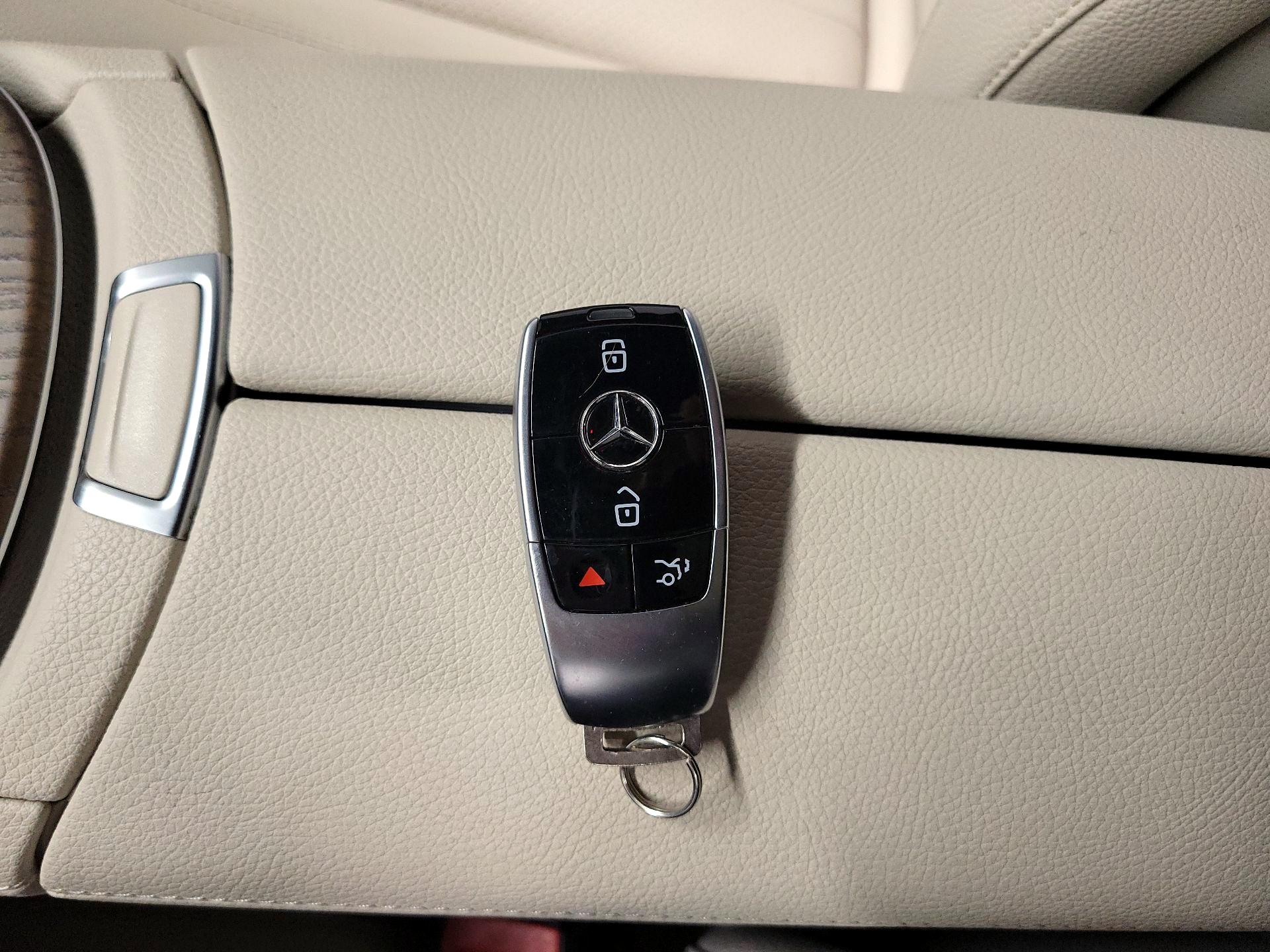 Thumbnail: 2021 Mercedes-Benz E-Class - 20