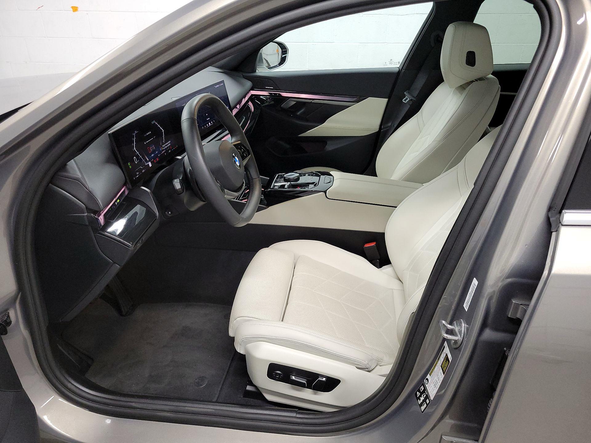 Thumbnail: 2024 BMW 5 Series - 11