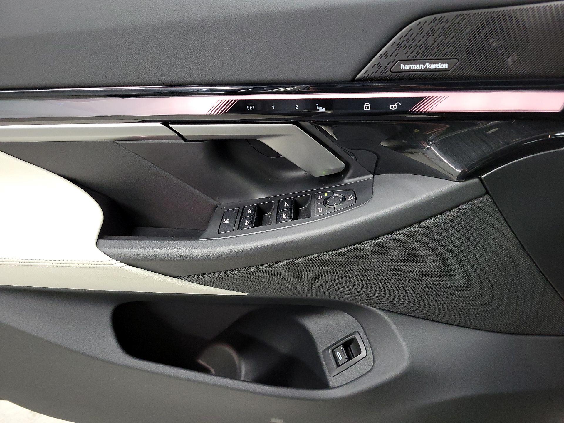 Thumbnail: 2024 BMW 5 Series - 12