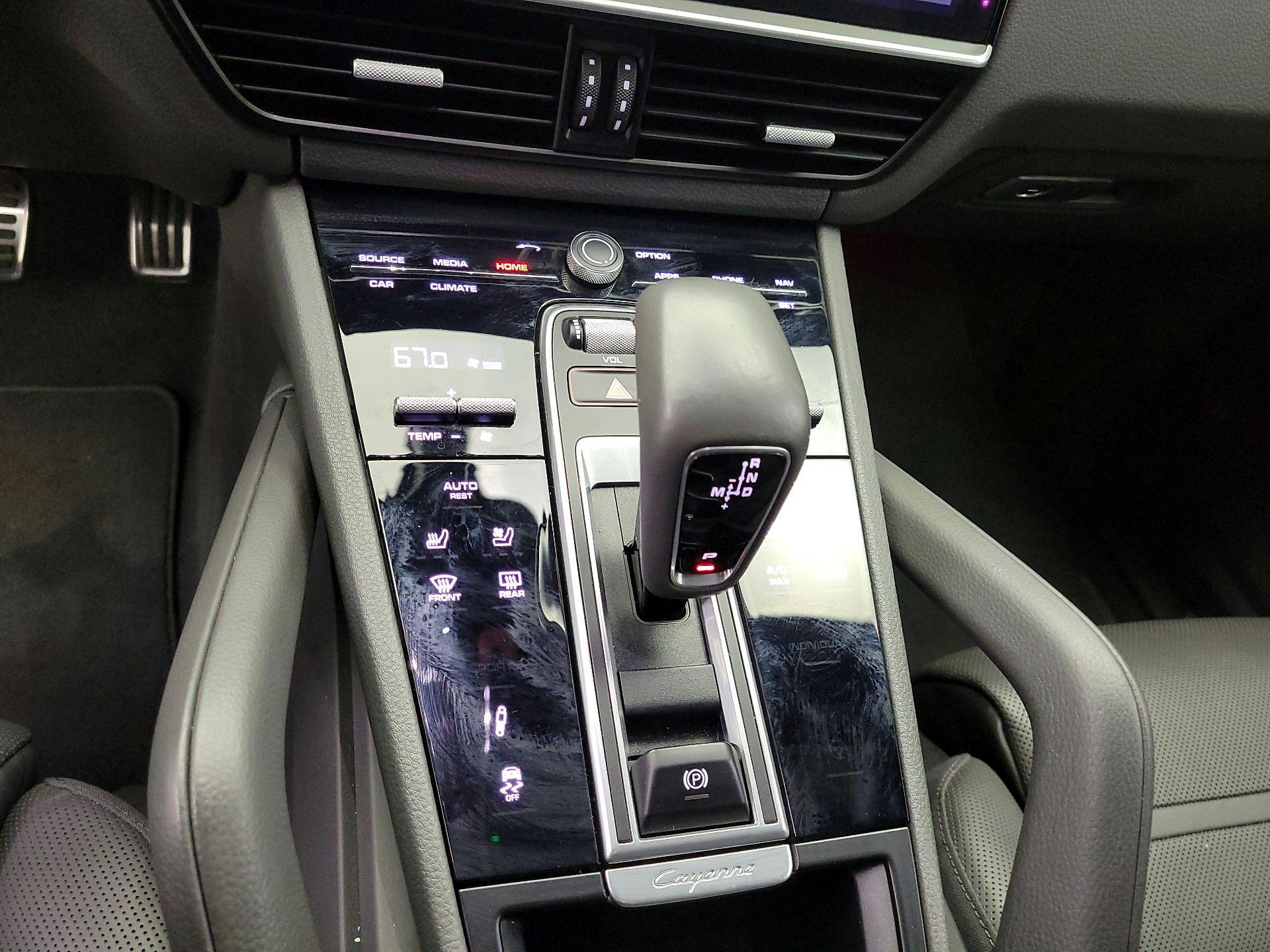 Thumbnail: 2019 Porsche Cayenne - 16