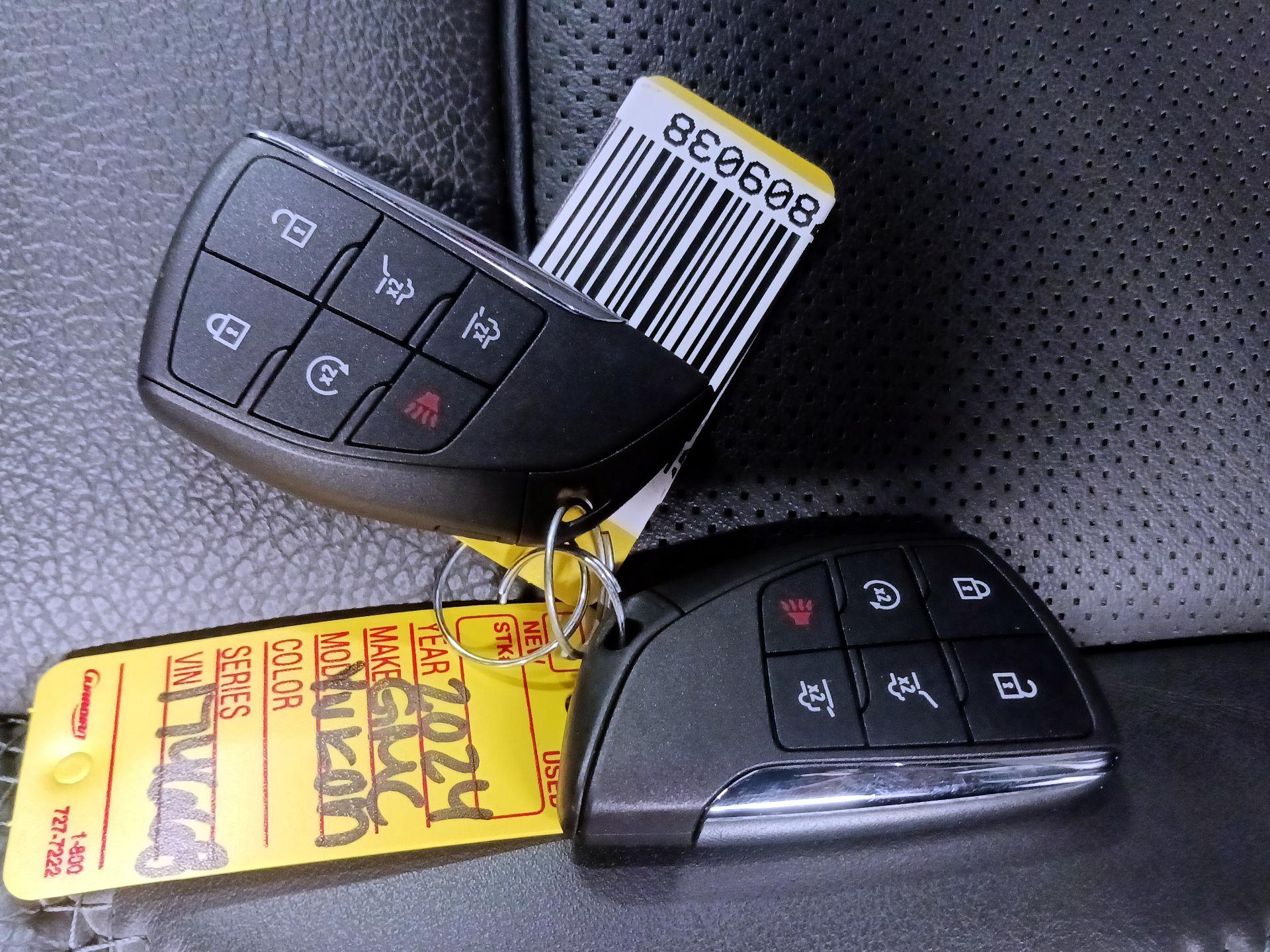 Thumbnail: 2024 GMC Yukon - 19