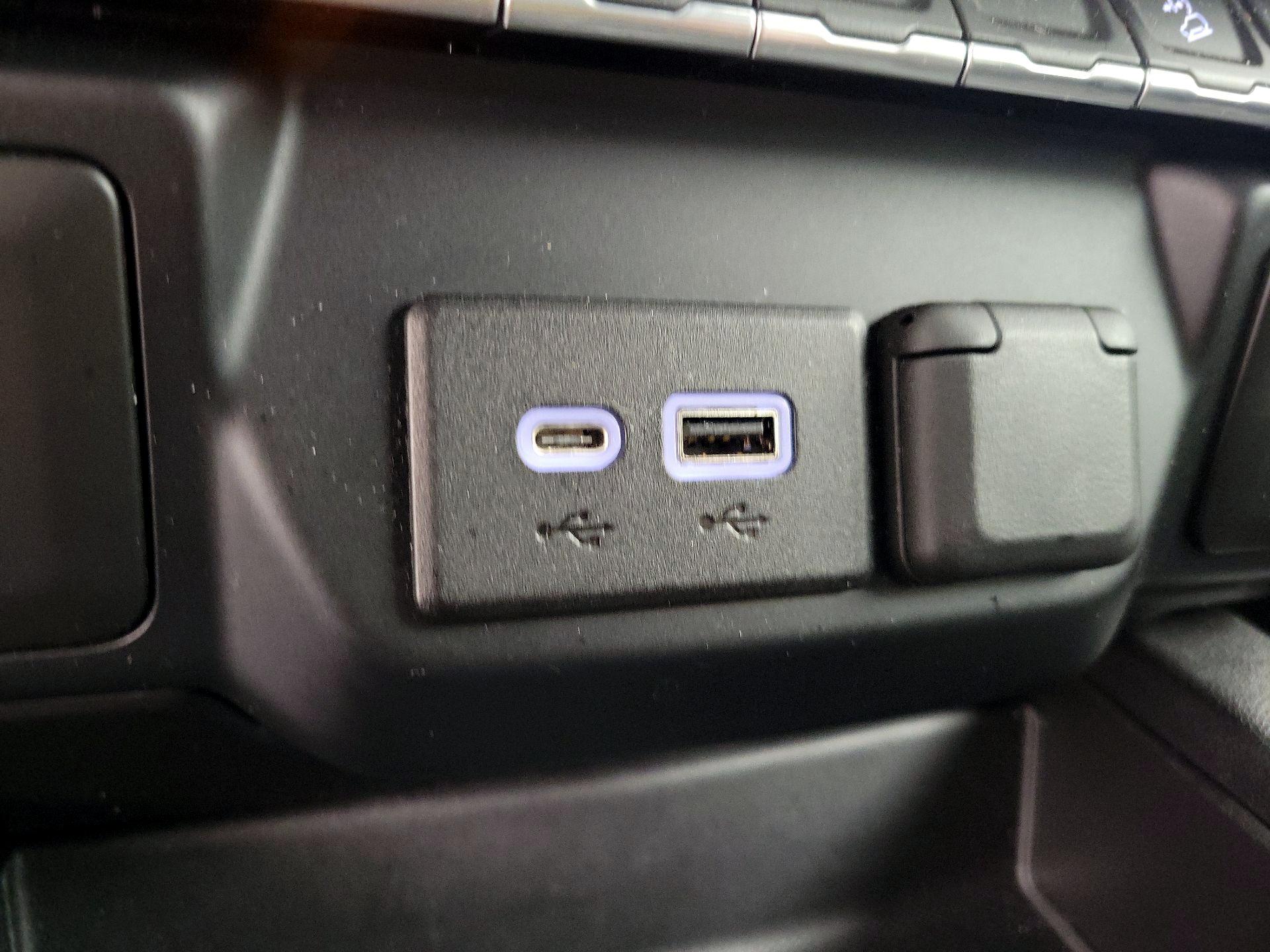 Thumbnail: 2019 Chevrolet Silverado 1500 - 18
