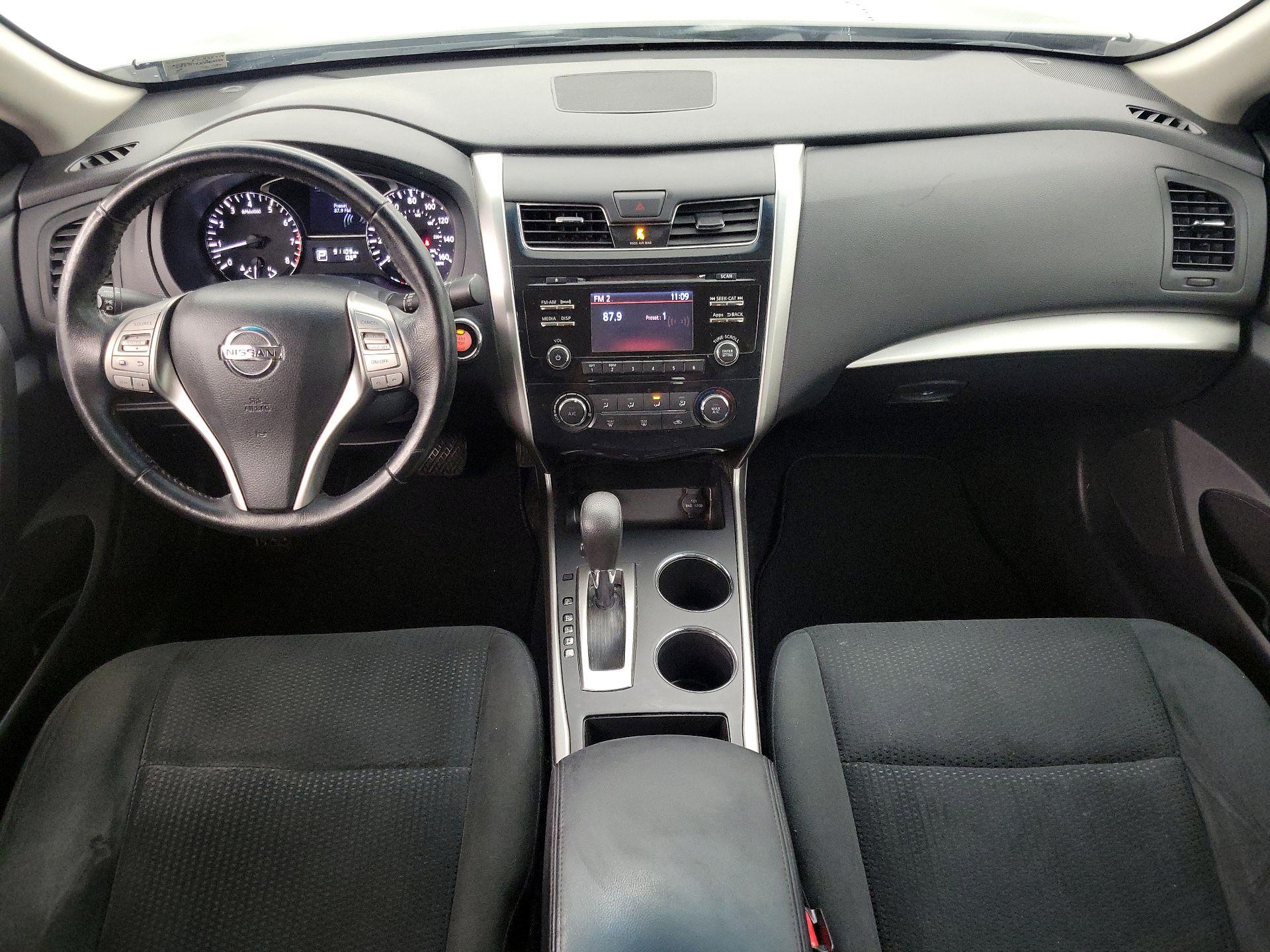 Thumbnail: 2015 Nissan Altima - 9