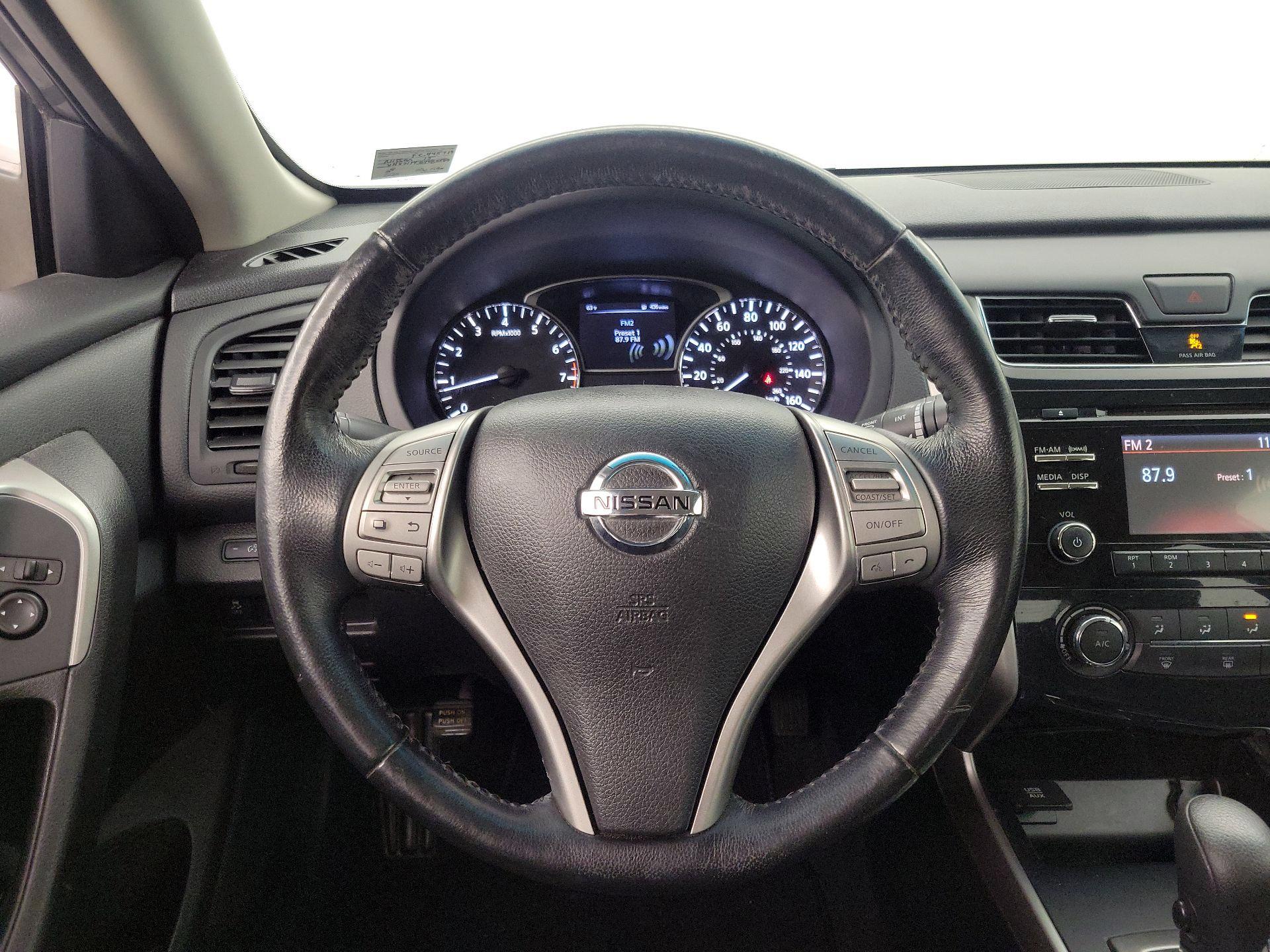 Thumbnail: 2015 Nissan Altima - 10