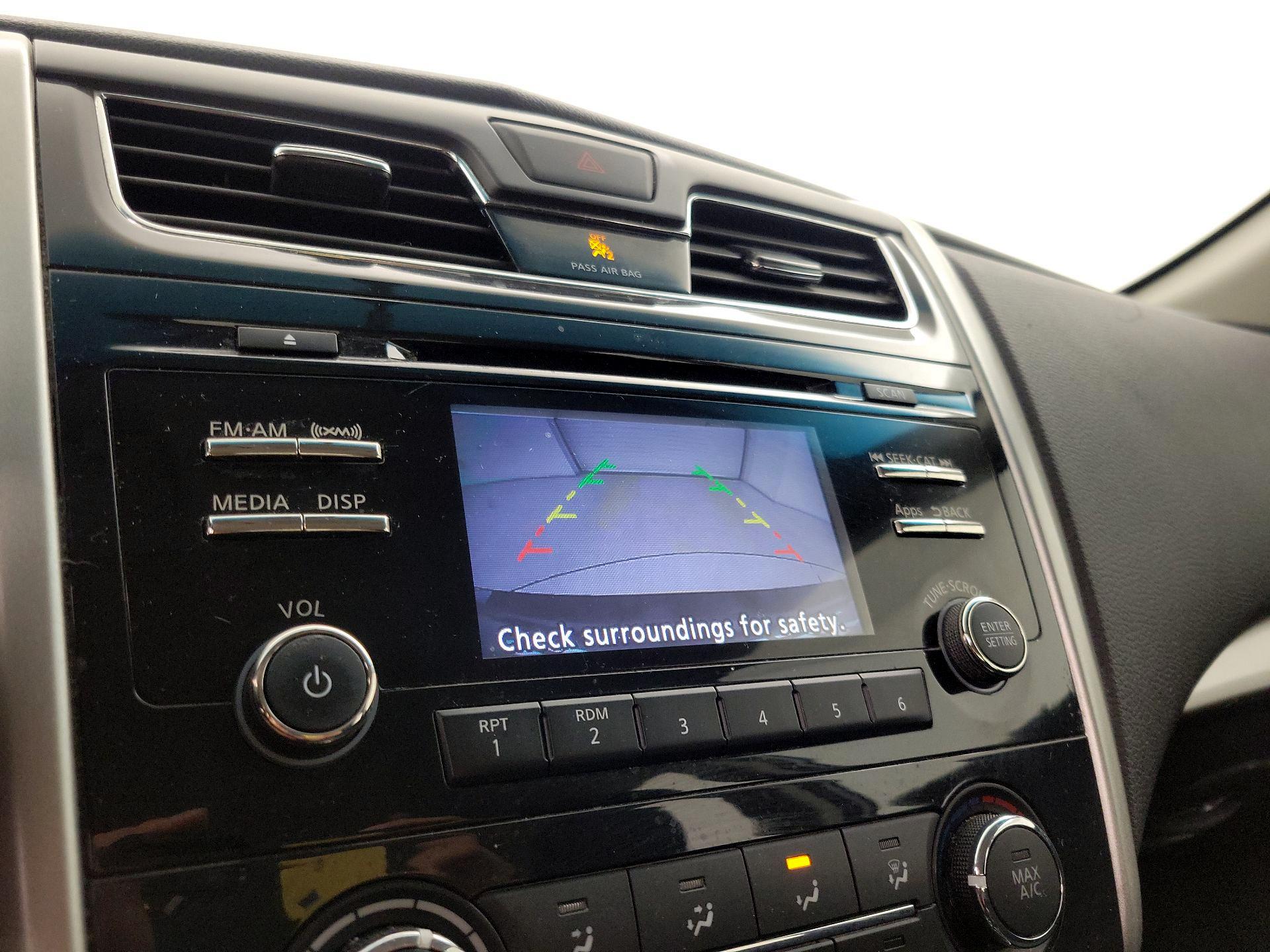 Thumbnail: 2015 Nissan Altima - 14