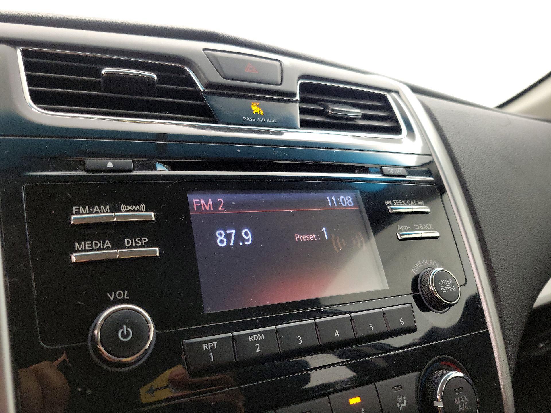 Thumbnail: 2015 Nissan Altima - 15