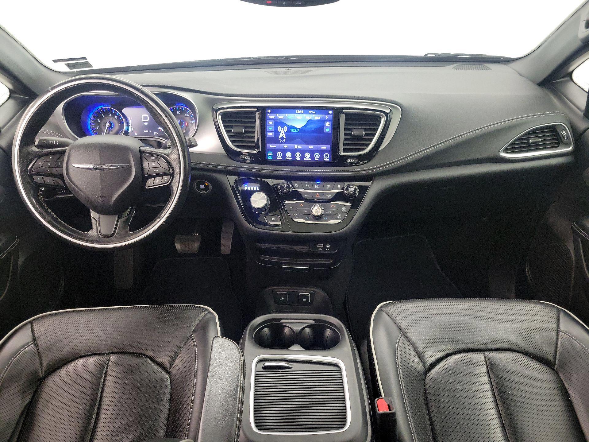 Thumbnail: 2019 Chrysler Pacifica - 9