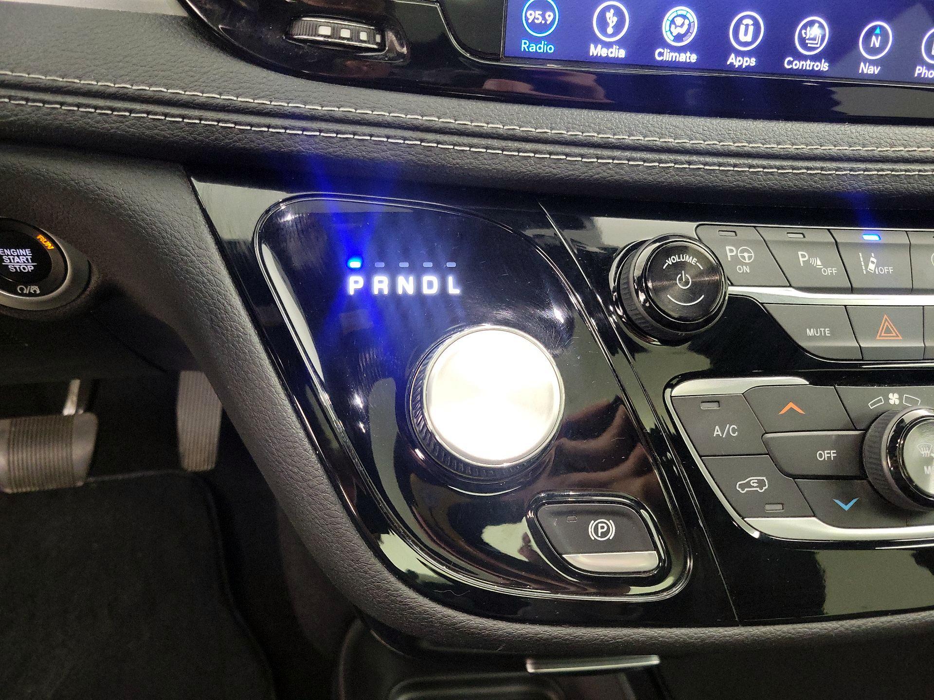 Thumbnail: 2019 Chrysler Pacifica - 18