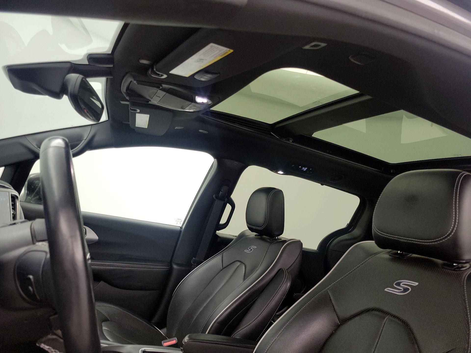 Thumbnail: 2019 Chrysler Pacifica - 20