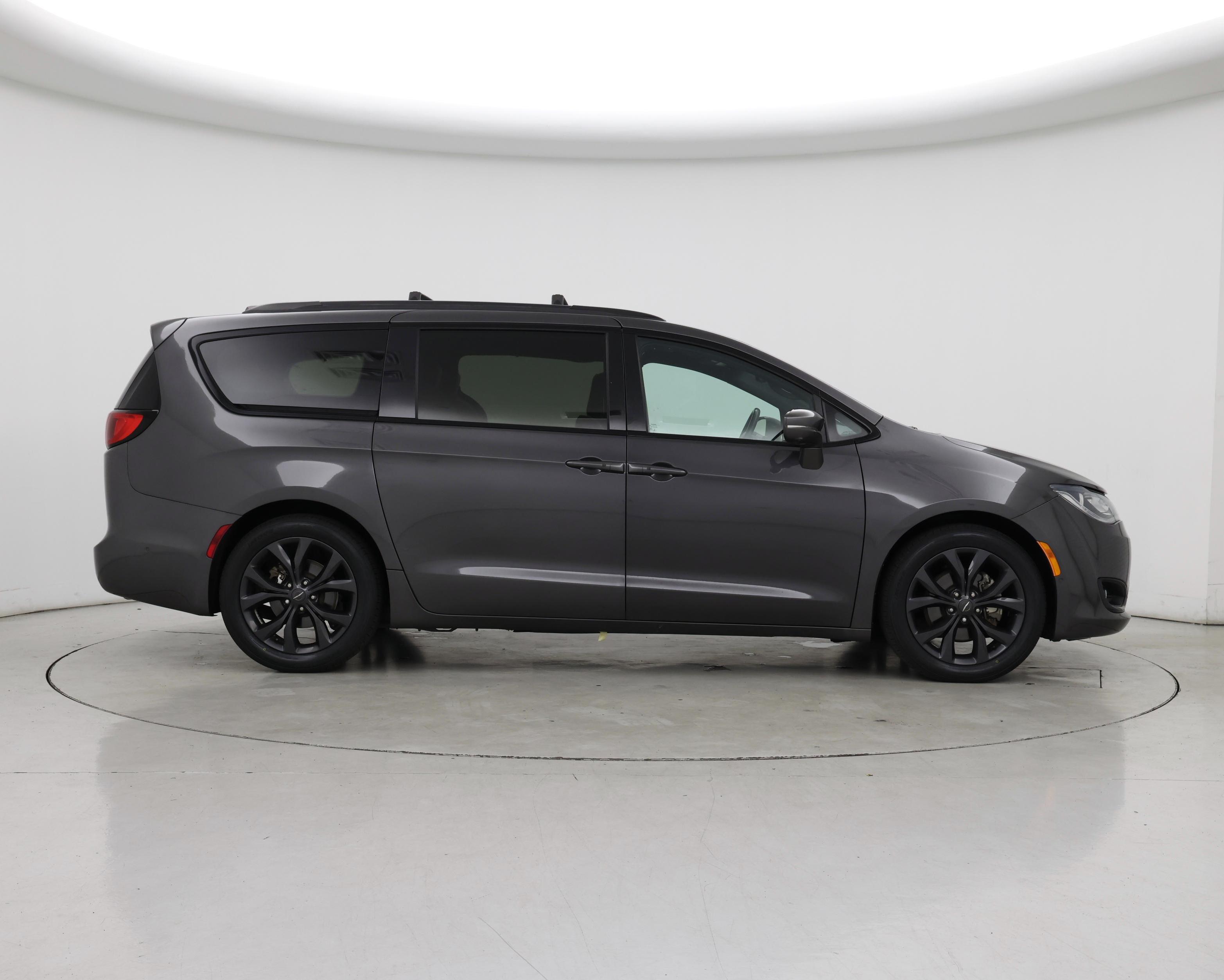 Thumbnail: 2019 Chrysler Pacifica - 7
