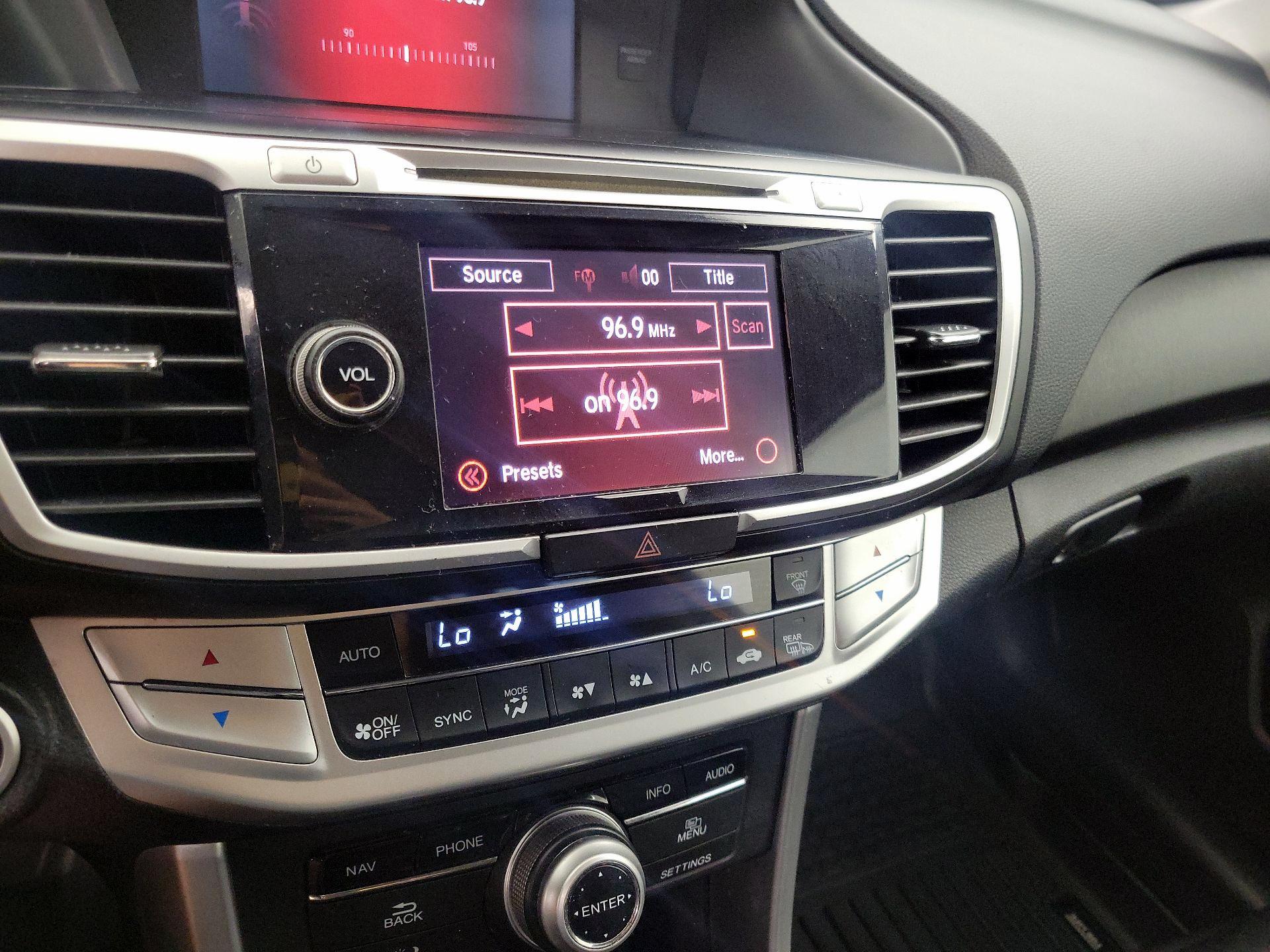 Thumbnail: 2015 Honda Accord - 16