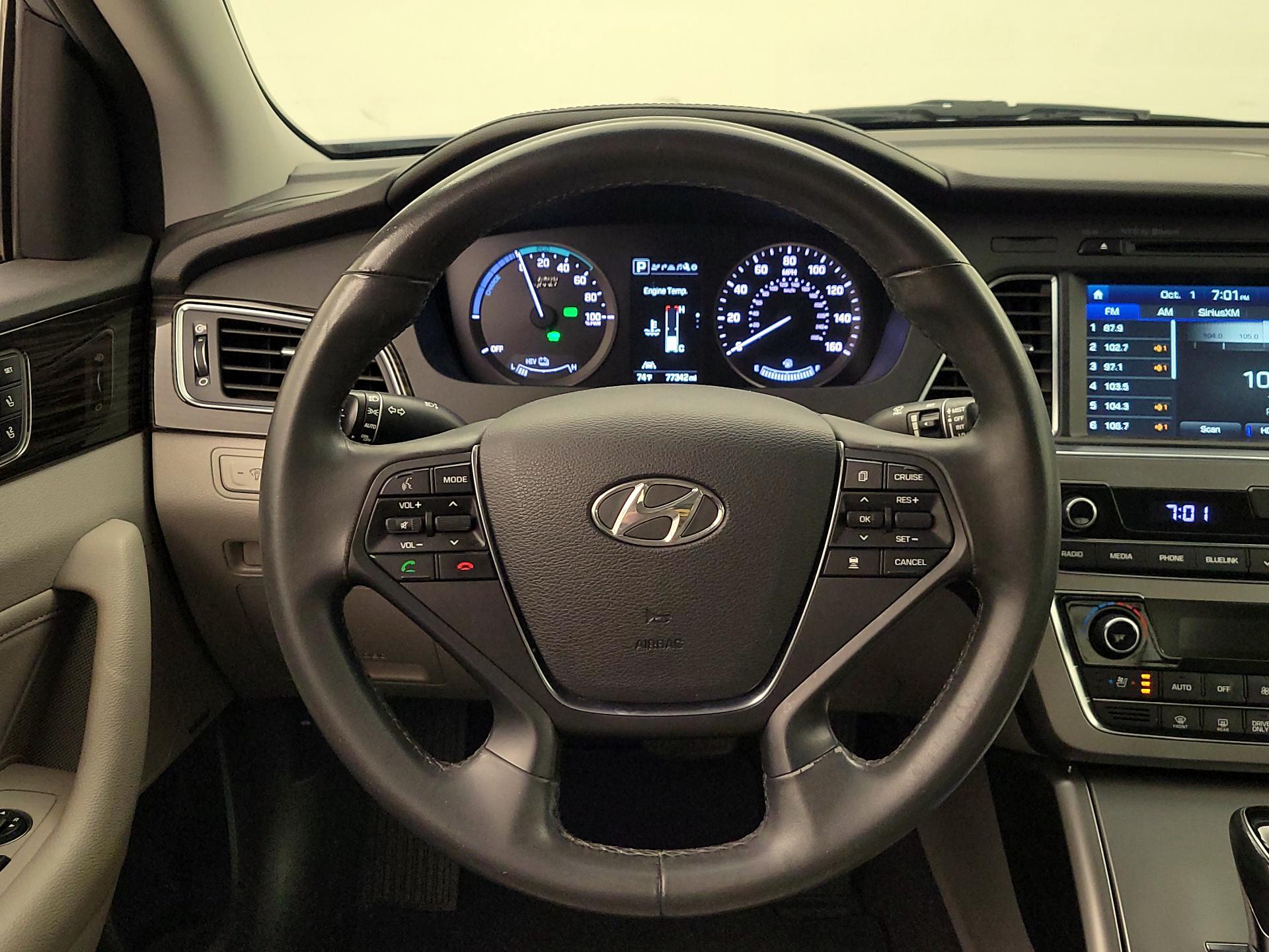Thumbnail: 2017 Hyundai Sonata - 10
