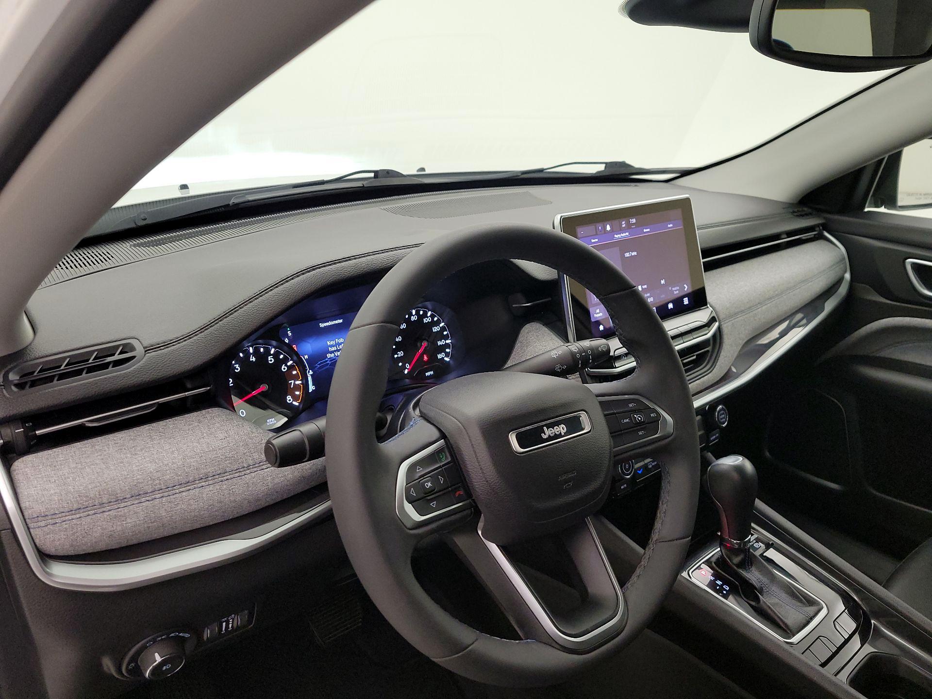 Thumbnail: 2022 Jeep Compass - 9