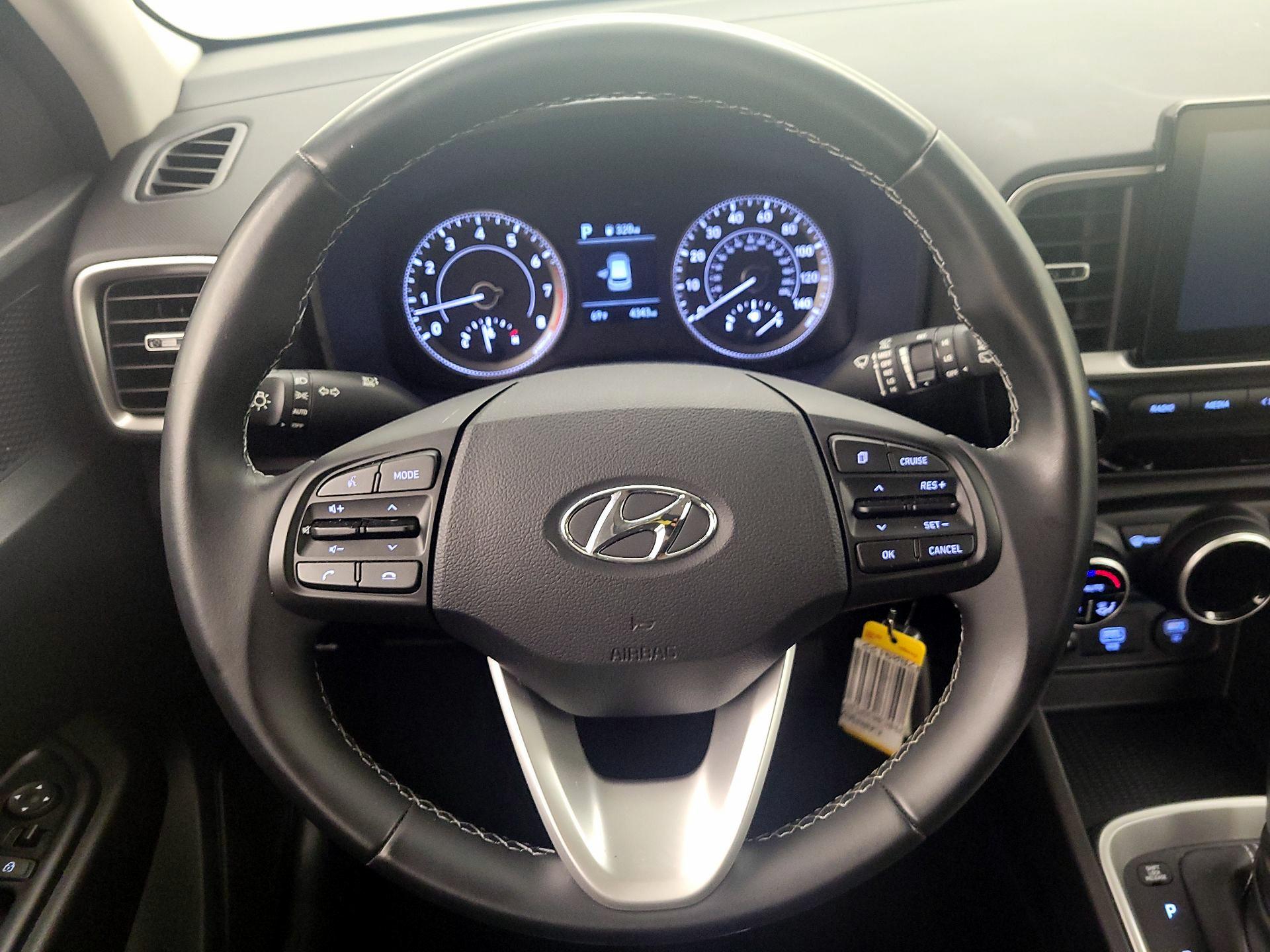 Thumbnail: 2021 Hyundai Venue - 10