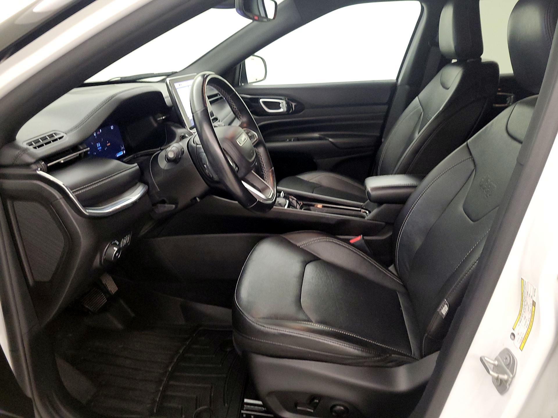 Thumbnail: 2022 Jeep Compass - 11