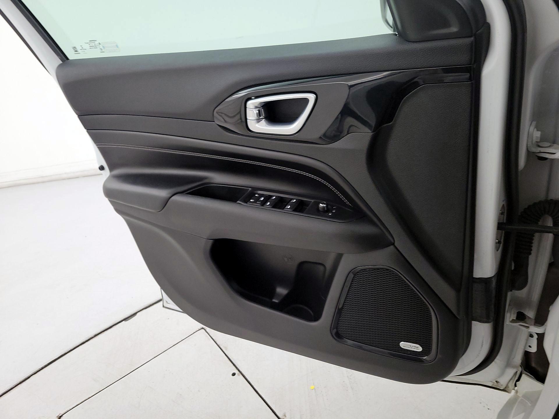 Thumbnail: 2022 Jeep Compass - 12
