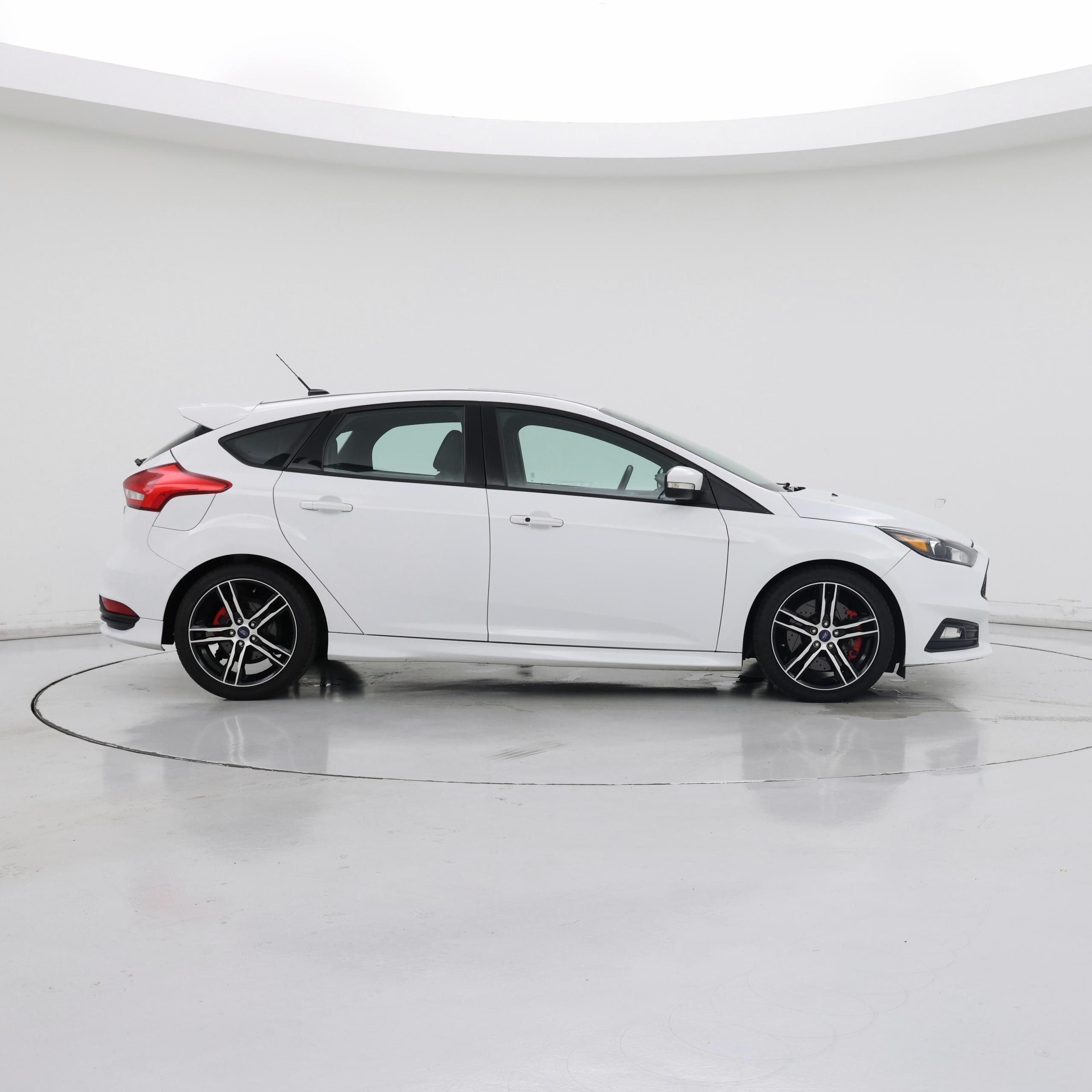 Thumbnail: 2018 Ford Focus - 7