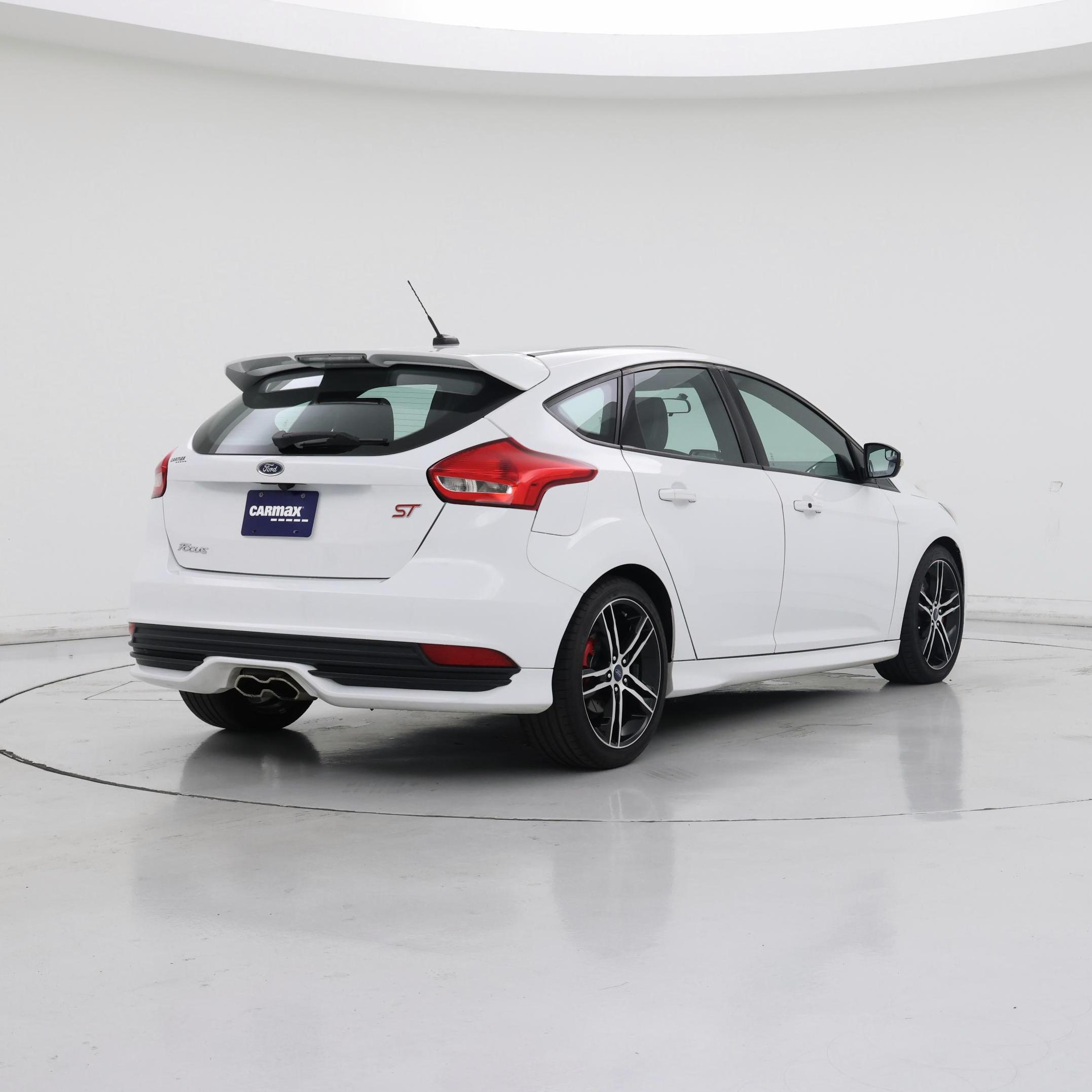 Thumbnail: 2018 Ford Focus - 8