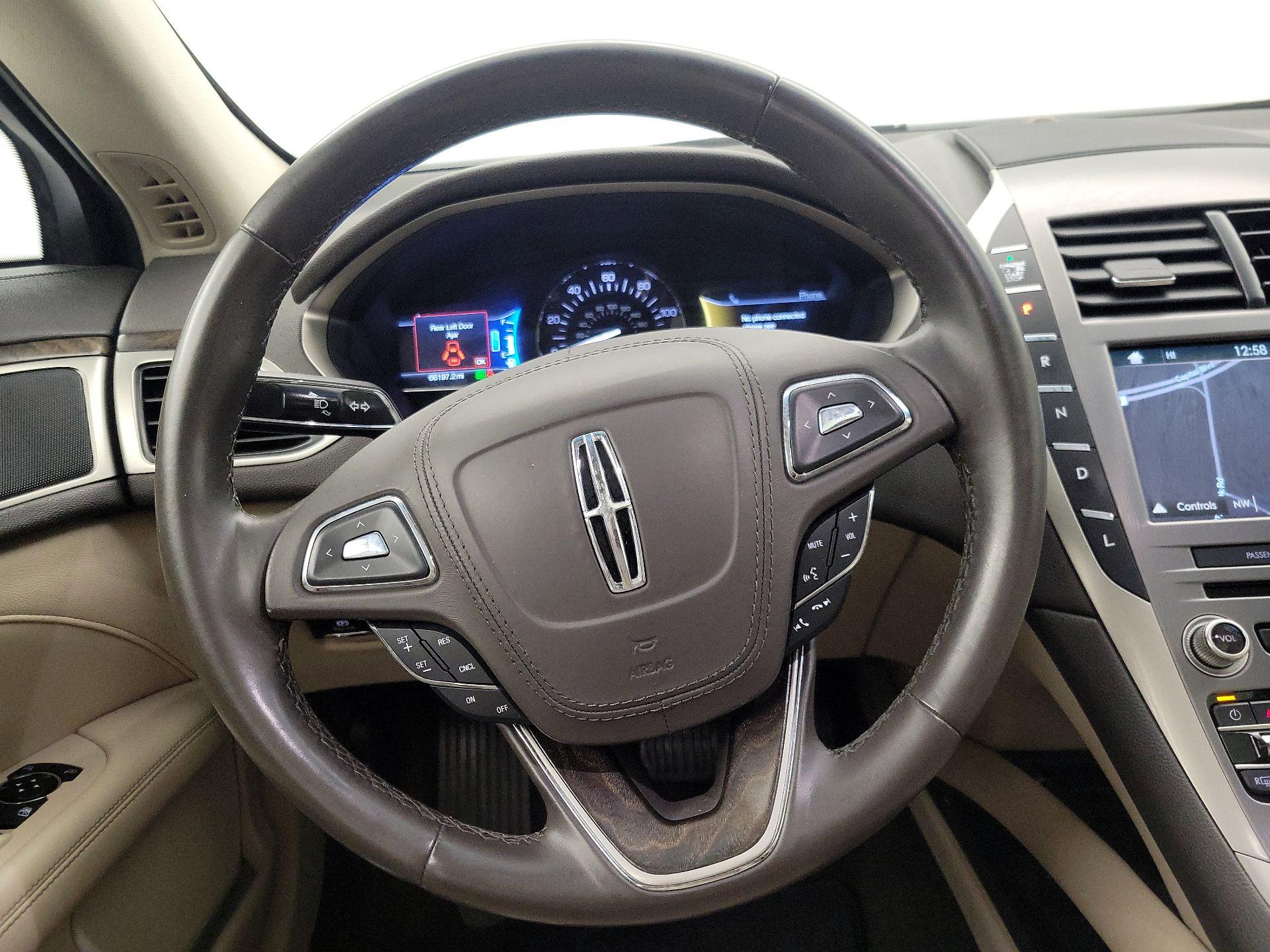 Thumbnail: 2017 Lincoln MKZ - 10